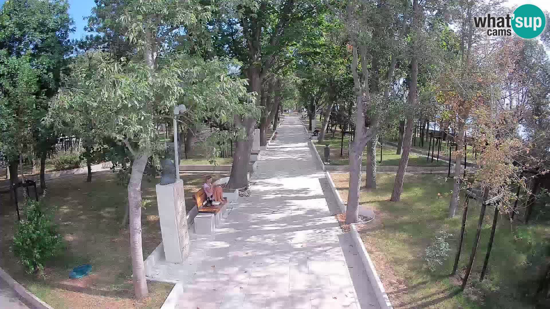 Park pisateljev Senj – Pogled v živo ob morju