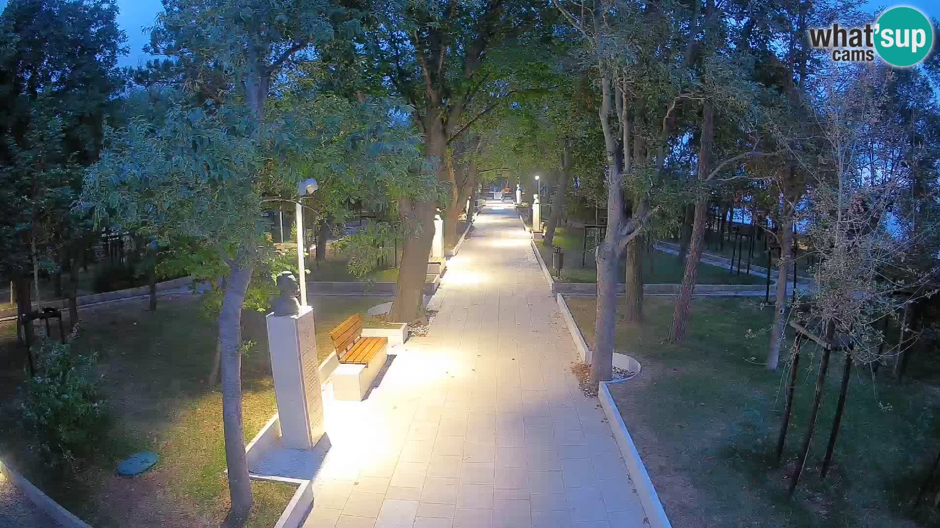 Park pisateljev Senj – Pogled v živo ob morju