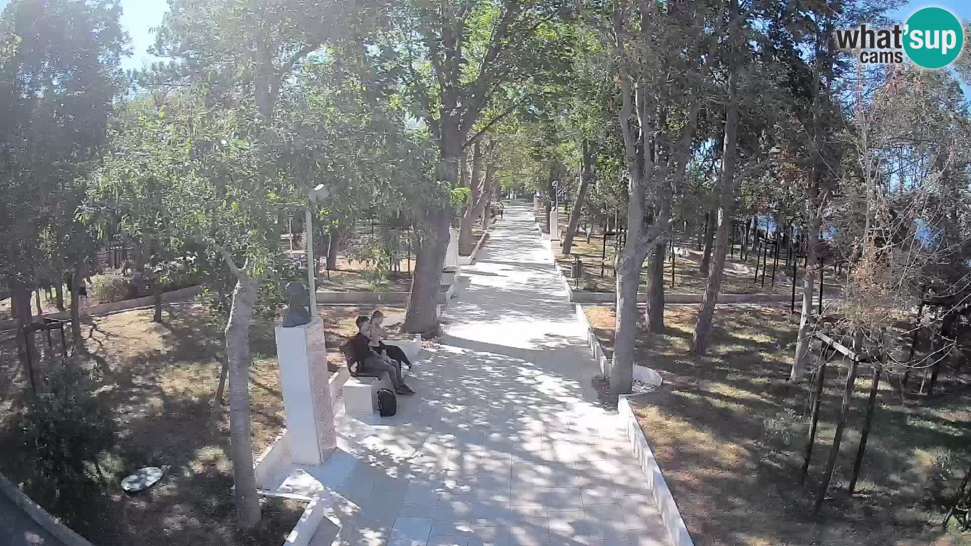 Park pisateljev Senj – Pogled v živo ob morju