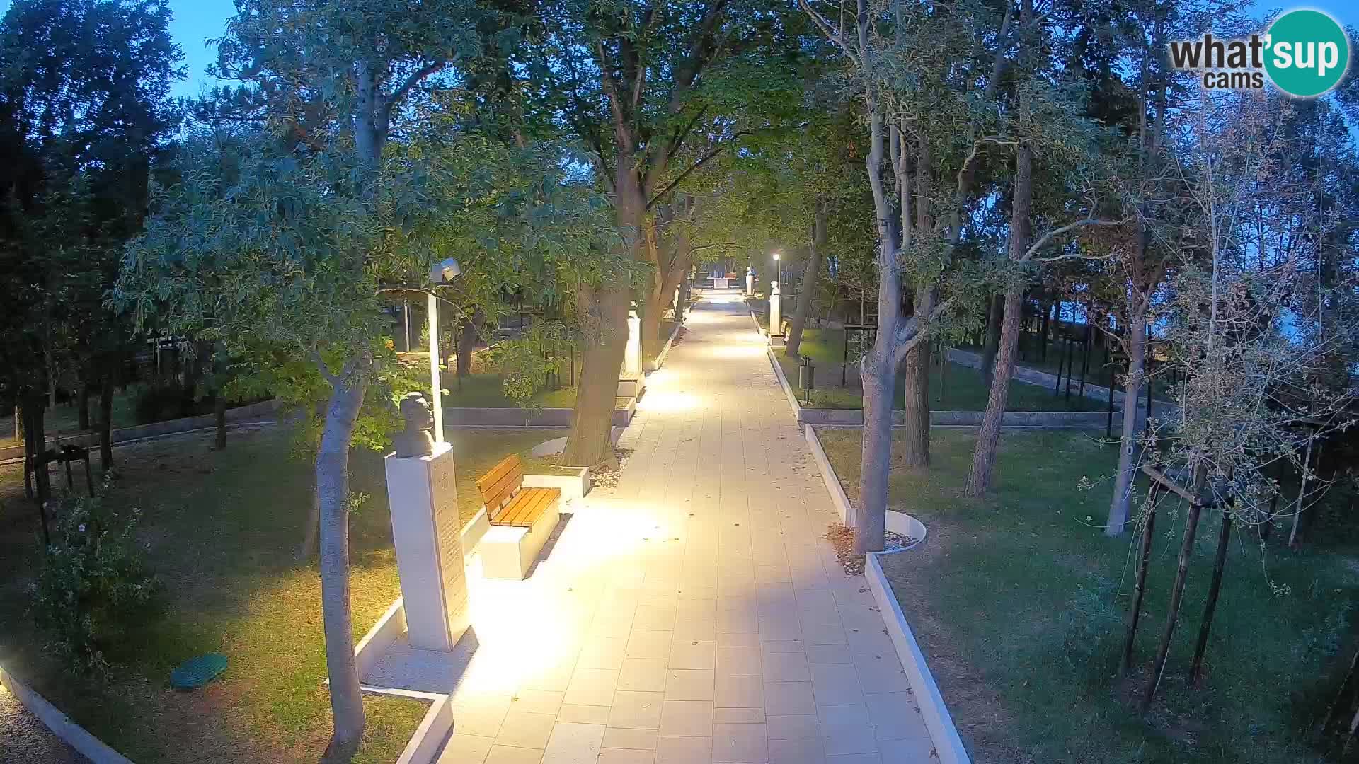 Park pisateljev Senj – Pogled v živo ob morju