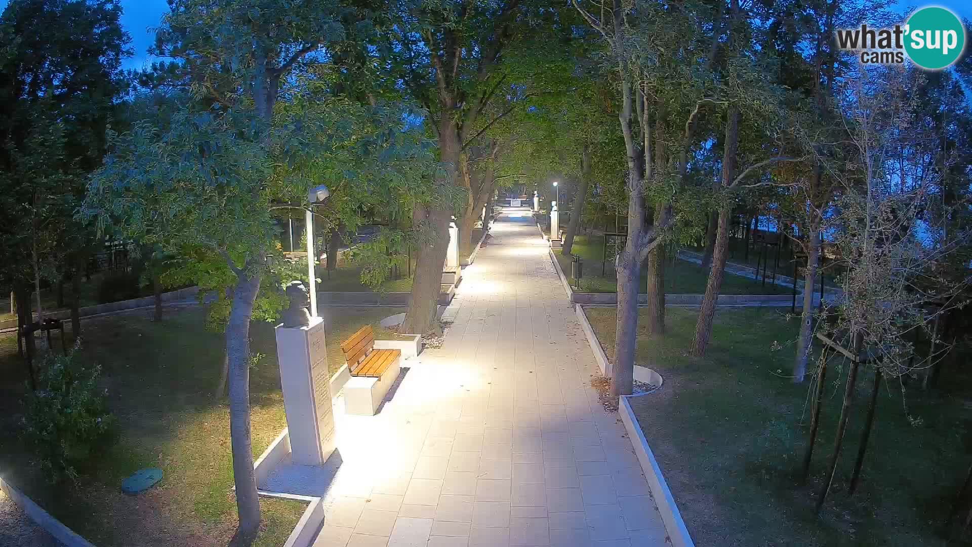 Park pisateljev Senj – Pogled v živo ob morju