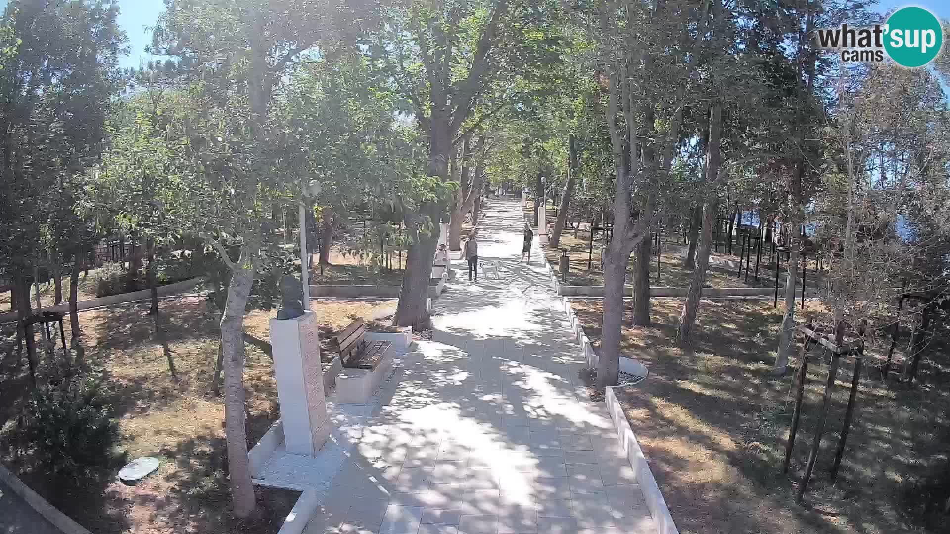 Park pisateljev Senj – Pogled v živo ob morju