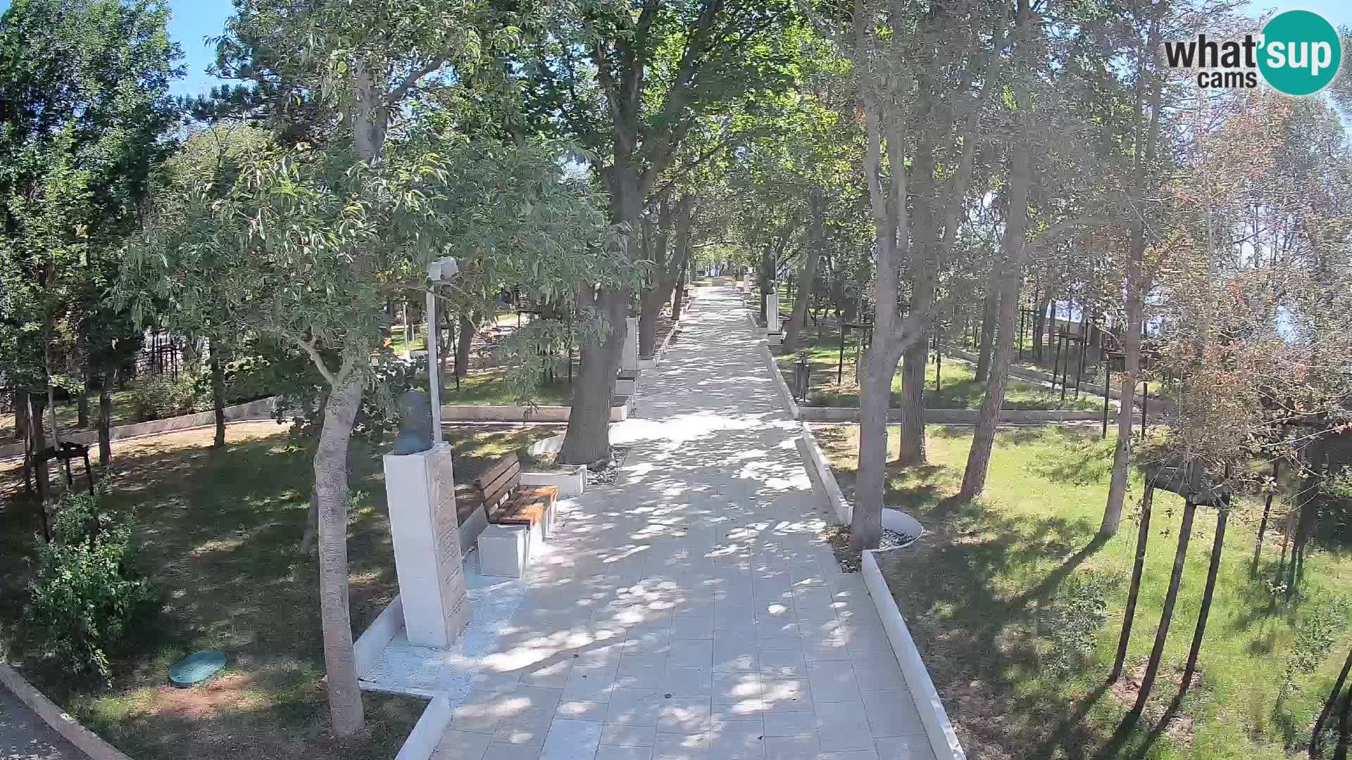 Park pisateljev Senj – Pogled v živo ob morju