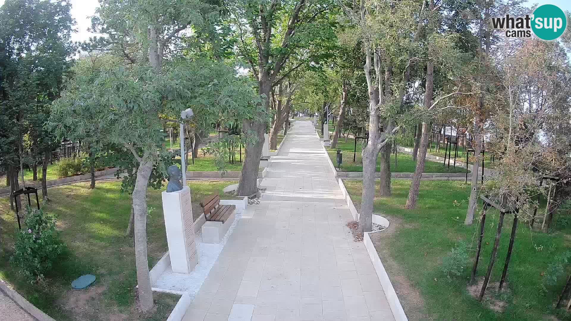 Park pisateljev Senj – Pogled v živo ob morju