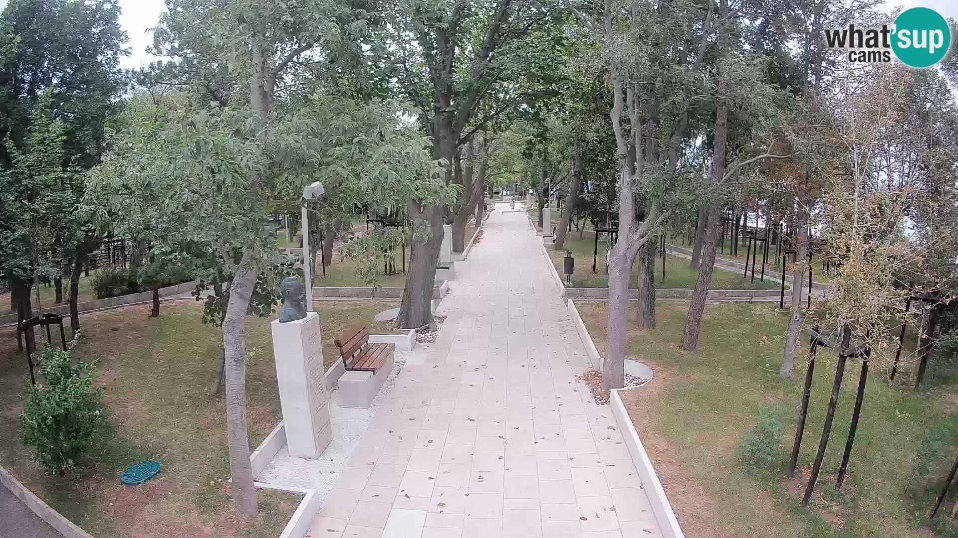 Park pisateljev Senj – Pogled v živo ob morju