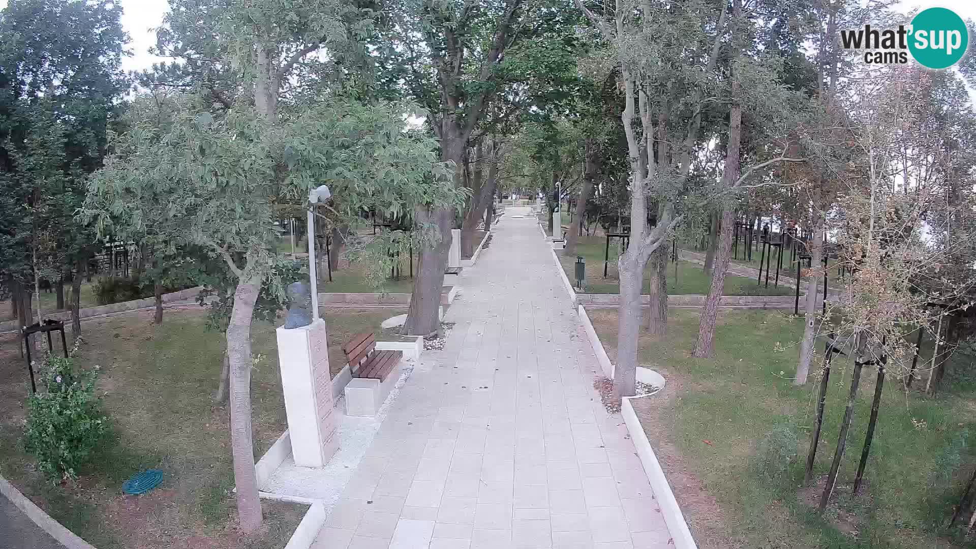 Park pisateljev Senj – Pogled v živo ob morju