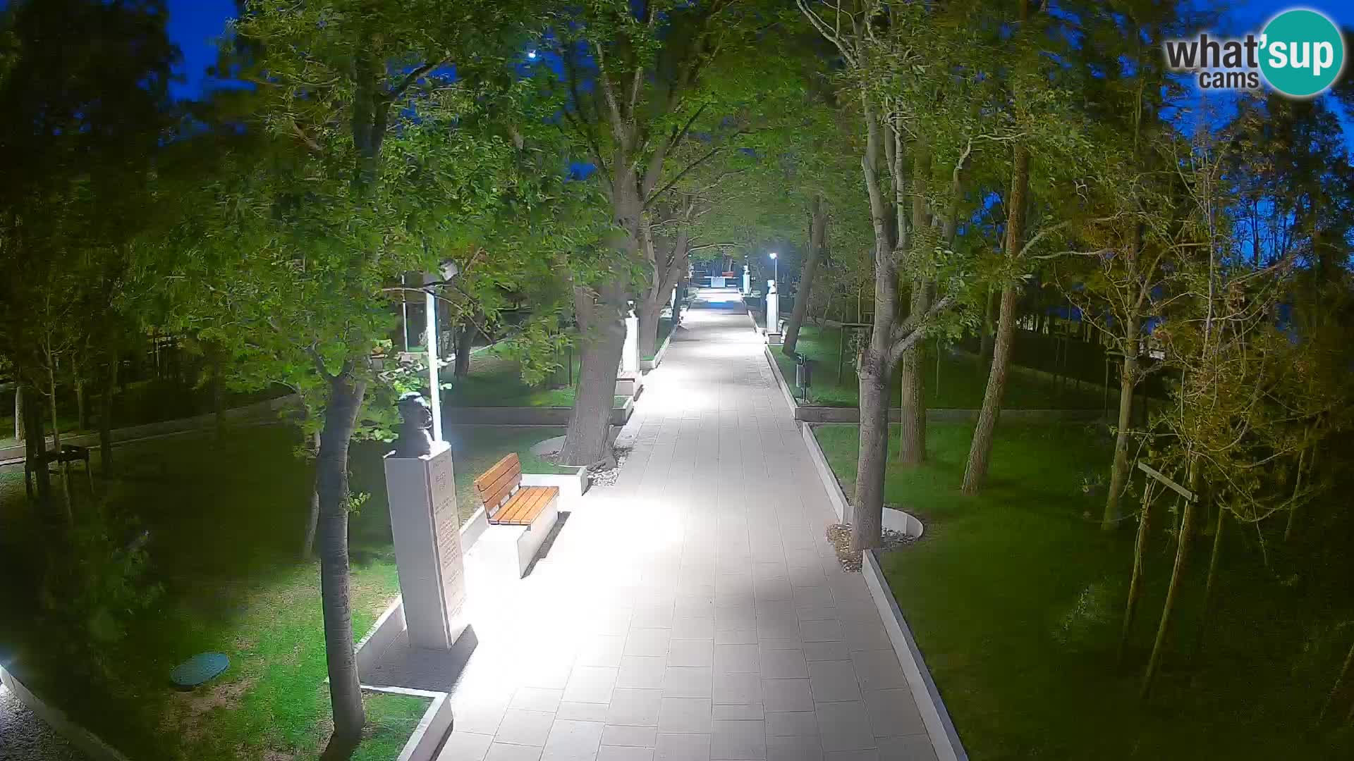 Park pisateljev Senj – Pogled v živo ob morju
