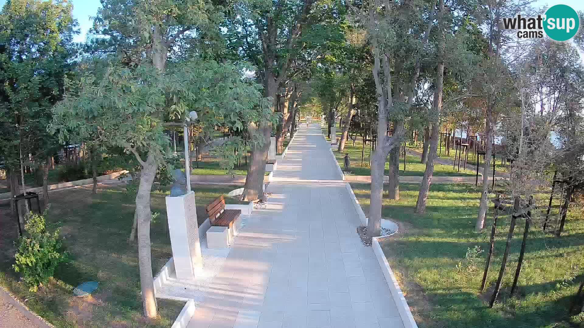 Park pisateljev Senj – Pogled v živo ob morju