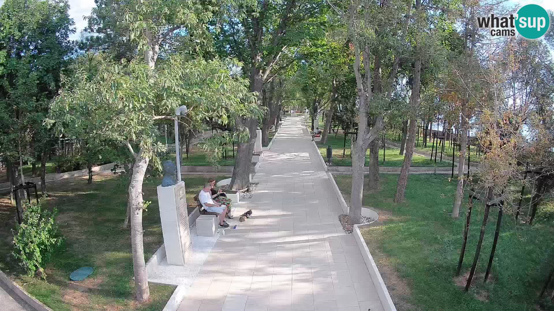 Park pisateljev Senj – Pogled v živo ob morju