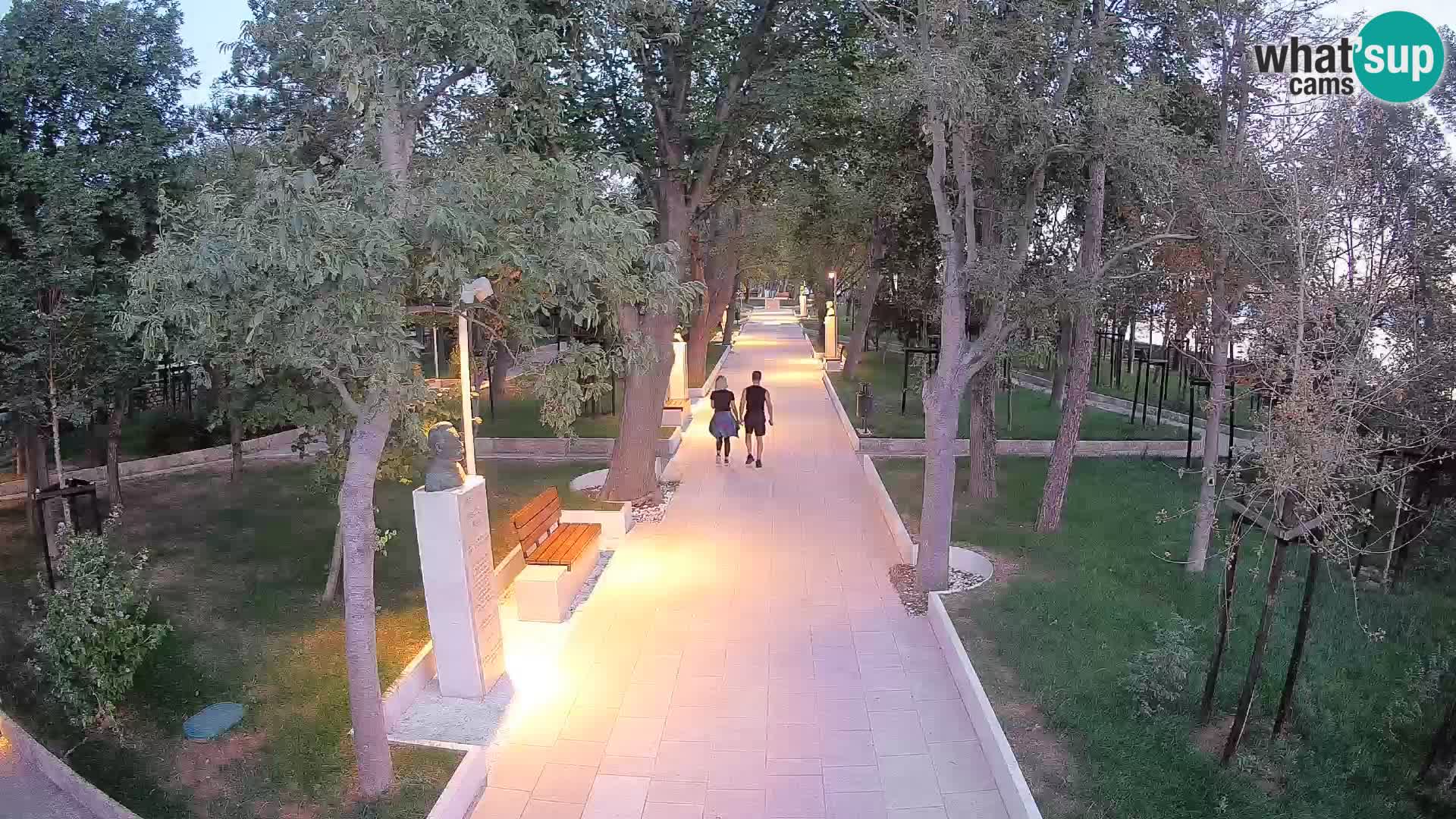 Park pisateljev Senj – Pogled v živo ob morju