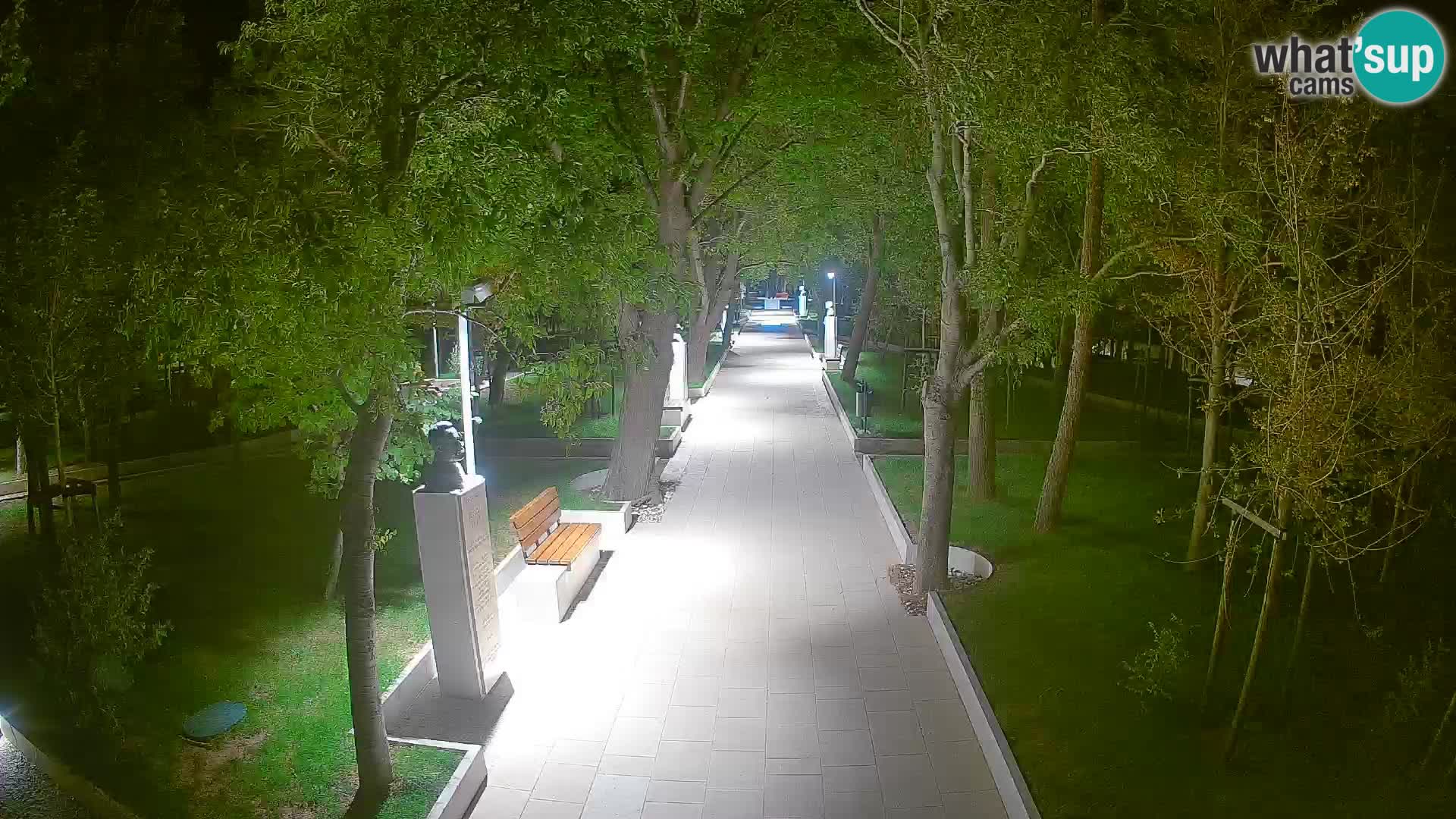 Park pisateljev Senj – Pogled v živo ob morju