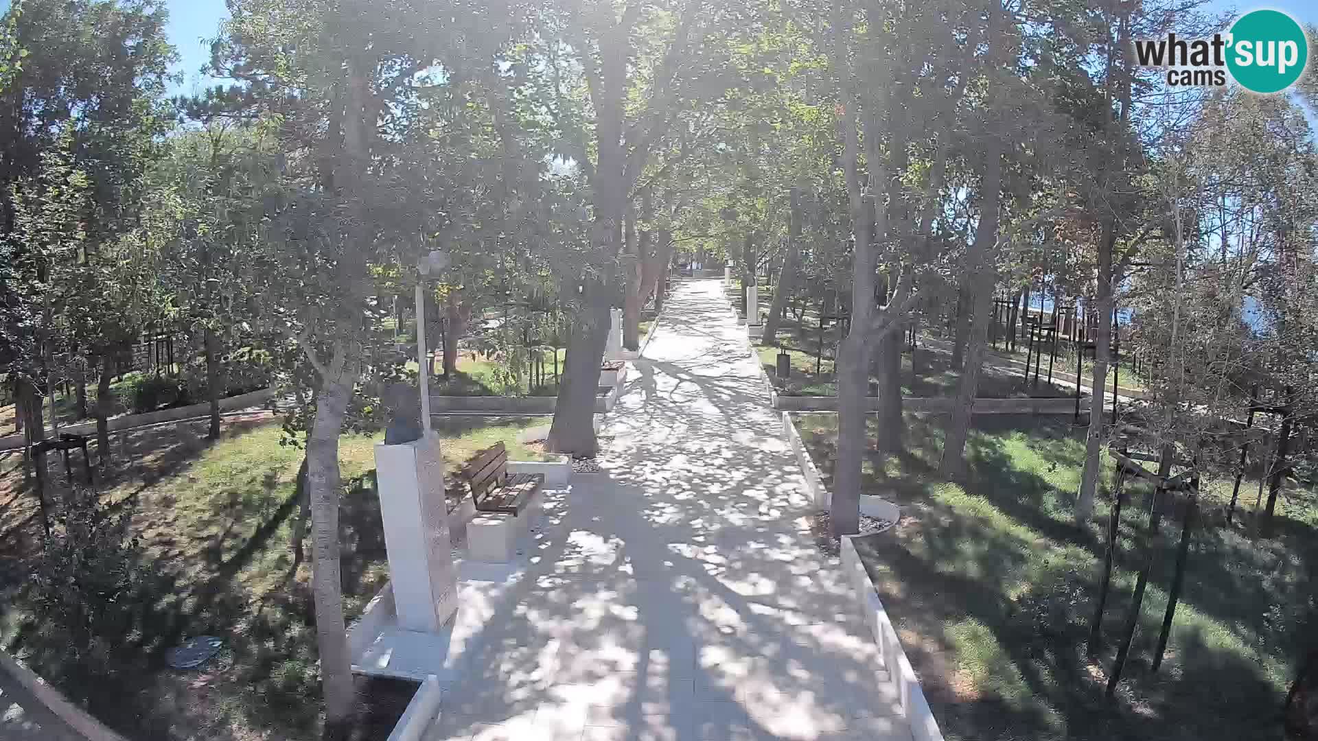 Park pisateljev Senj – Pogled v živo ob morju