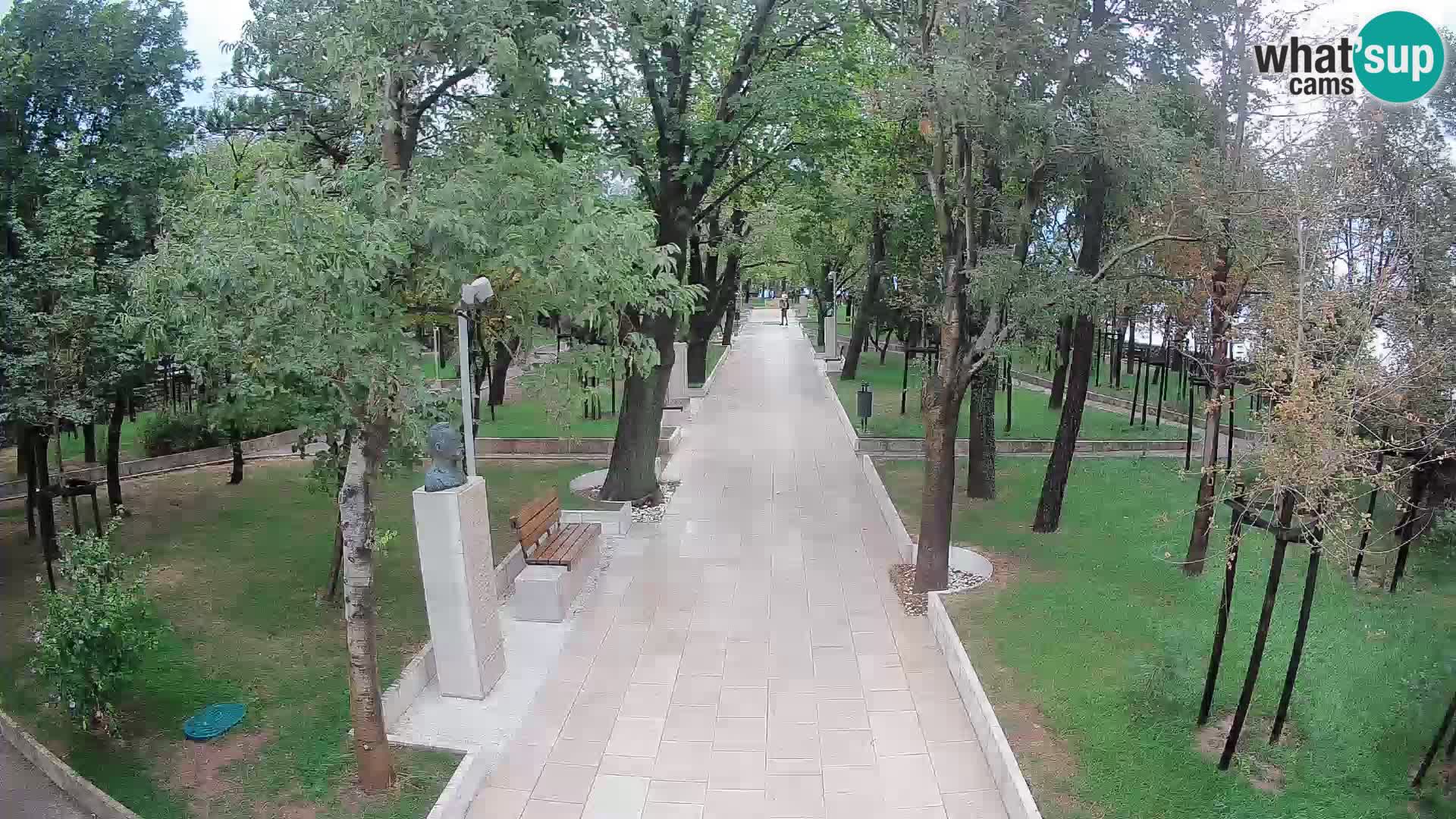 Park pisateljev Senj – Pogled v živo ob morju