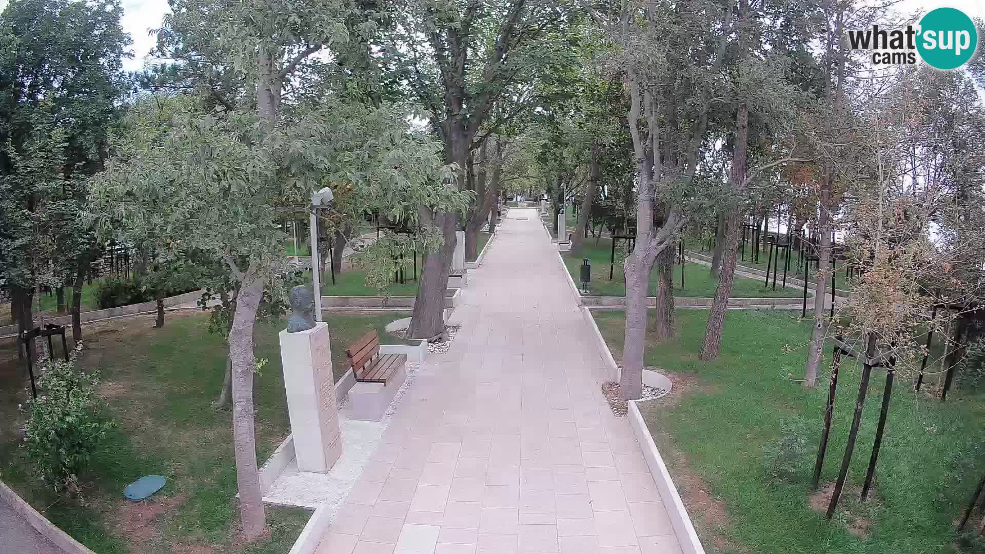 Park pisateljev Senj – Pogled v živo ob morju