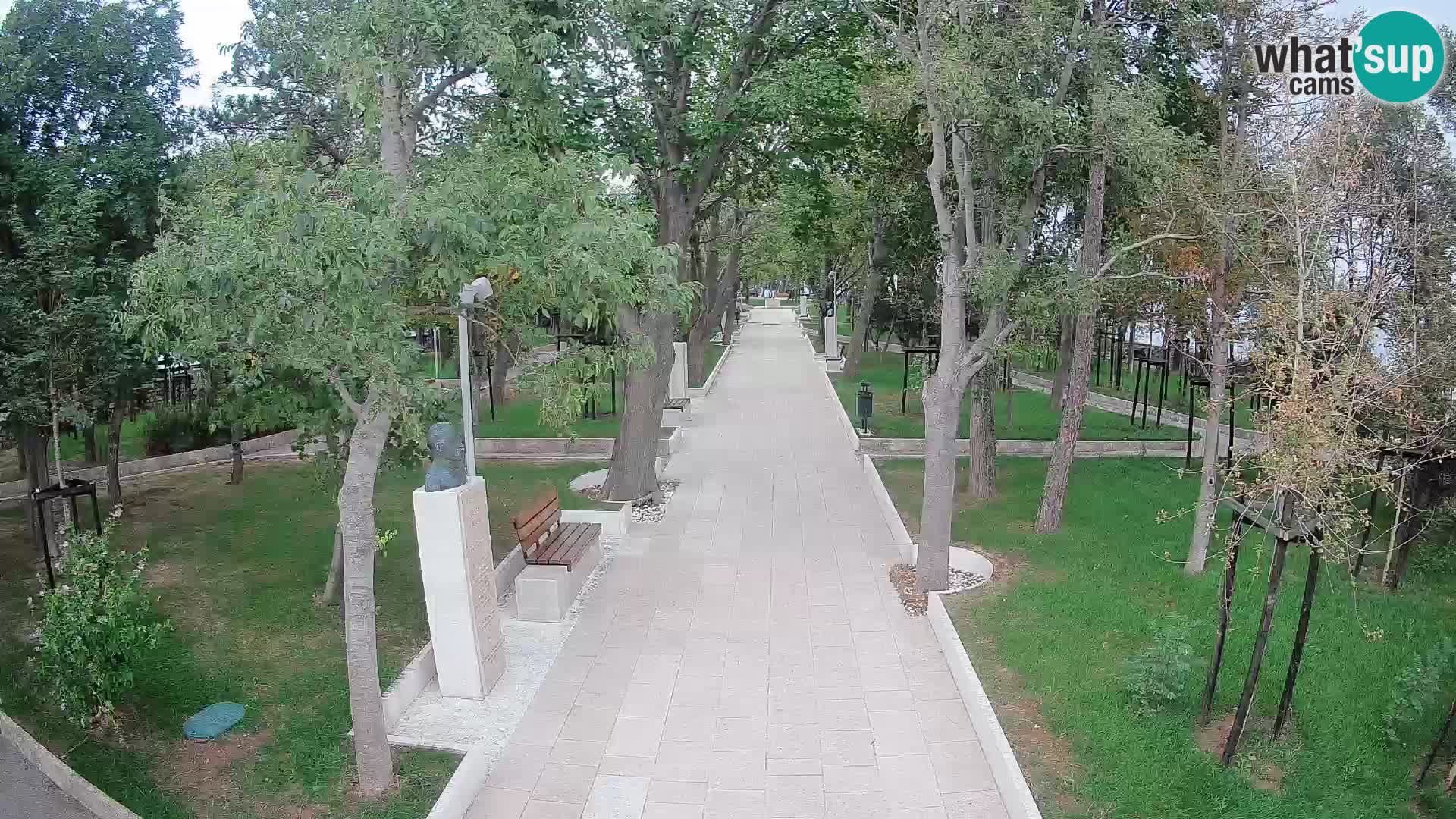 Park pisateljev Senj – Pogled v živo ob morju