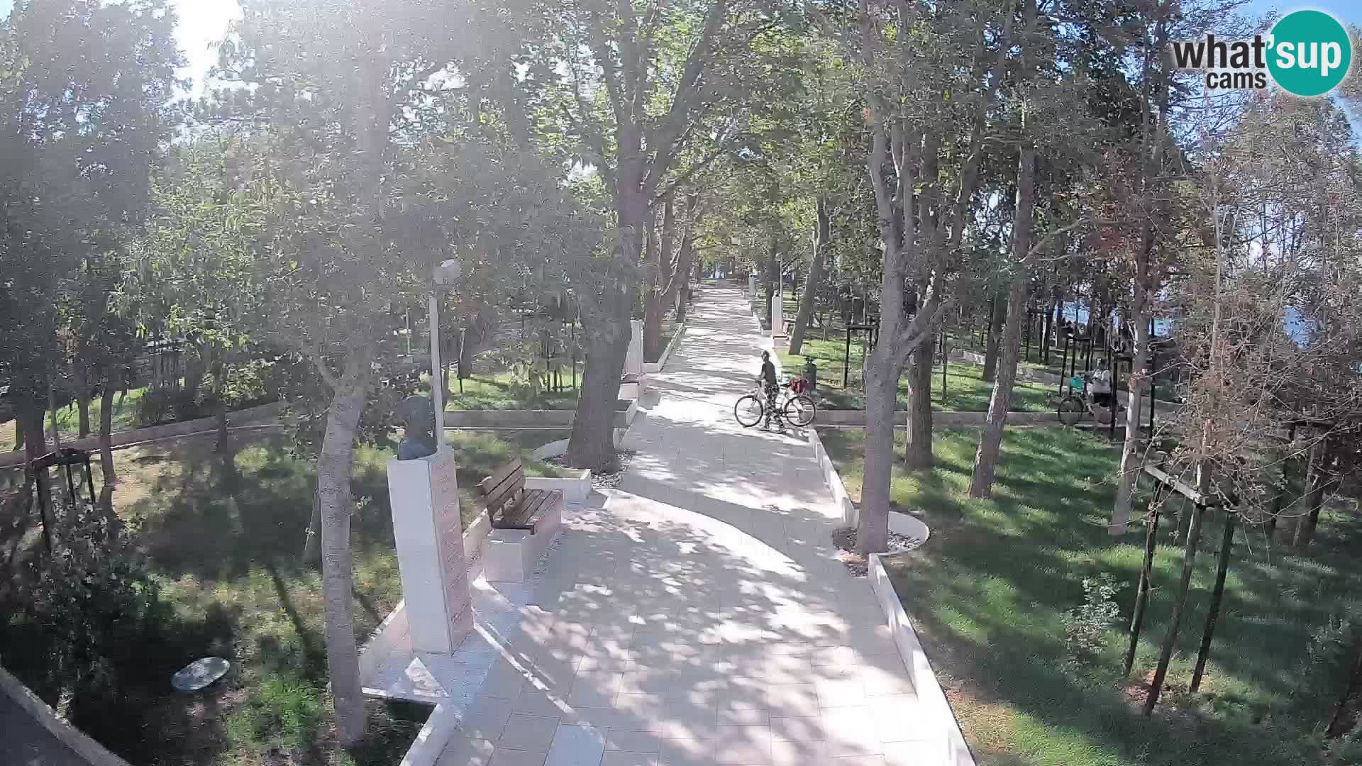 Park pisateljev Senj – Pogled v živo ob morju