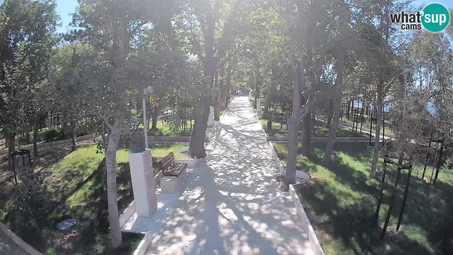 Park pisateljev Senj – Pogled v živo ob morju