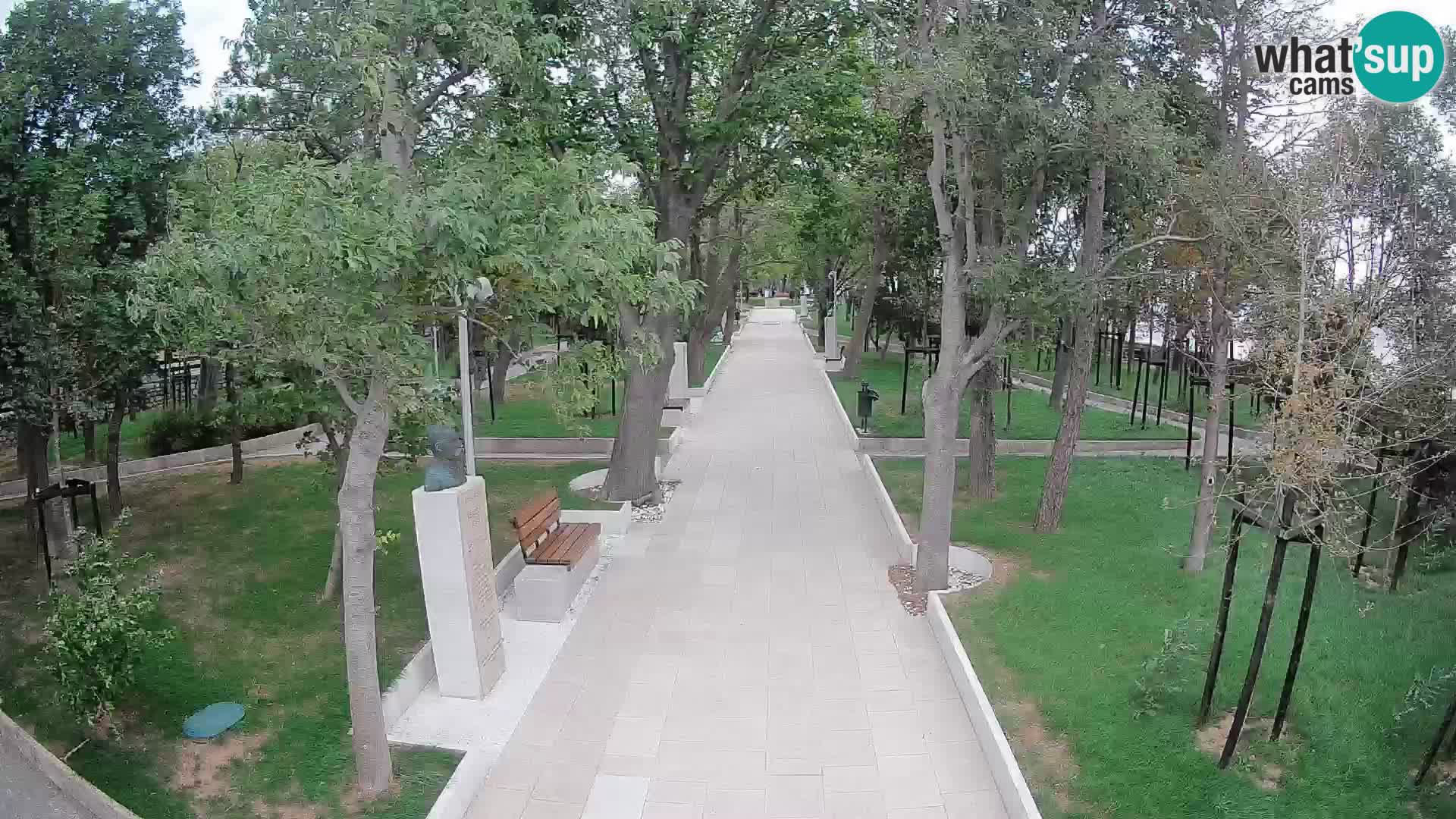 Park pisateljev Senj – Pogled v živo ob morju