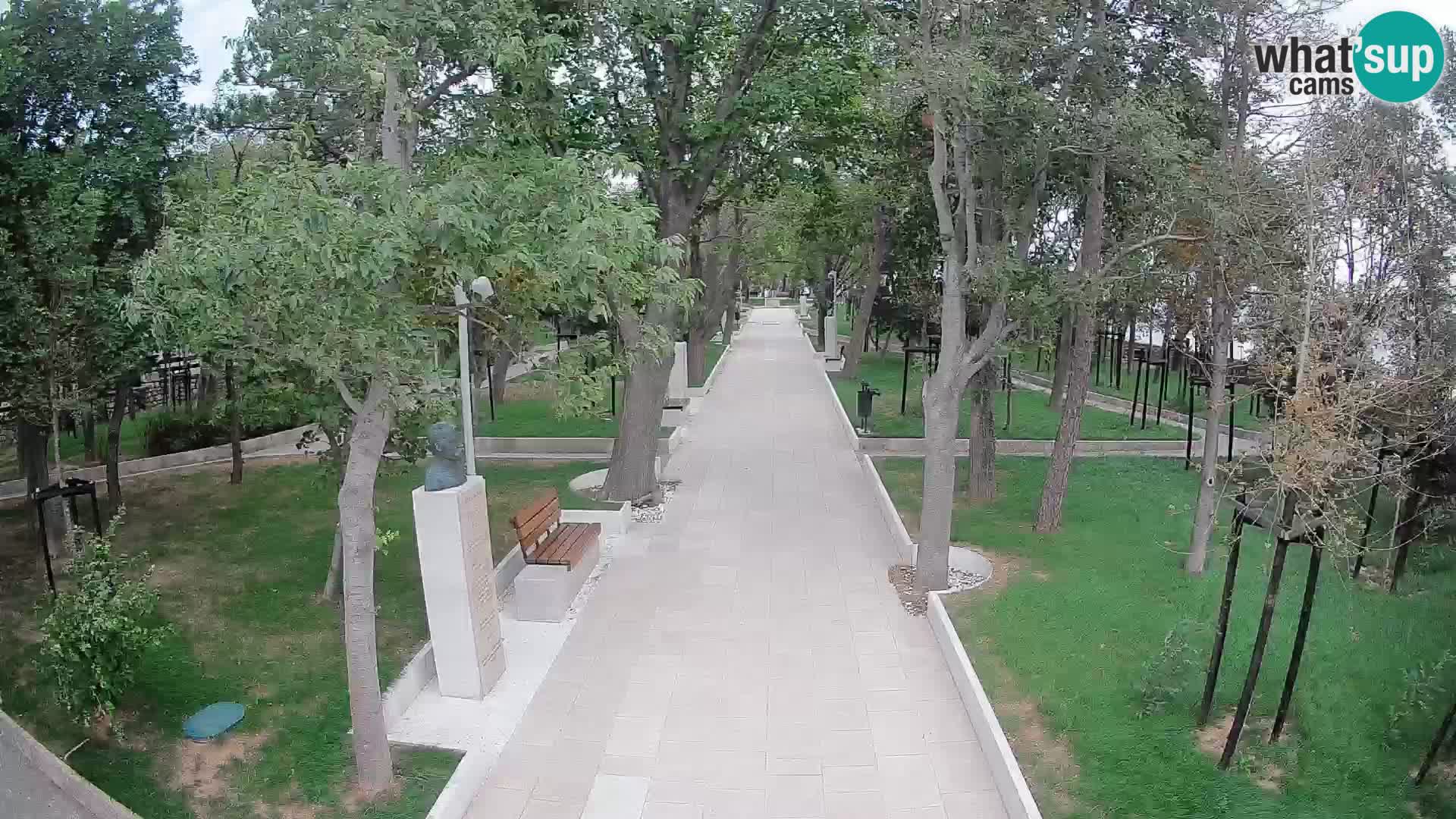 Park pisateljev Senj – Pogled v živo ob morju