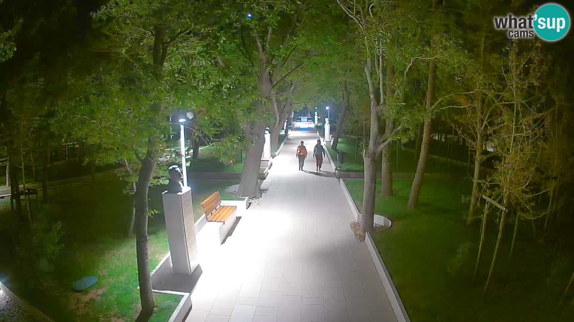 Park pisateljev Senj – Pogled v živo ob morju