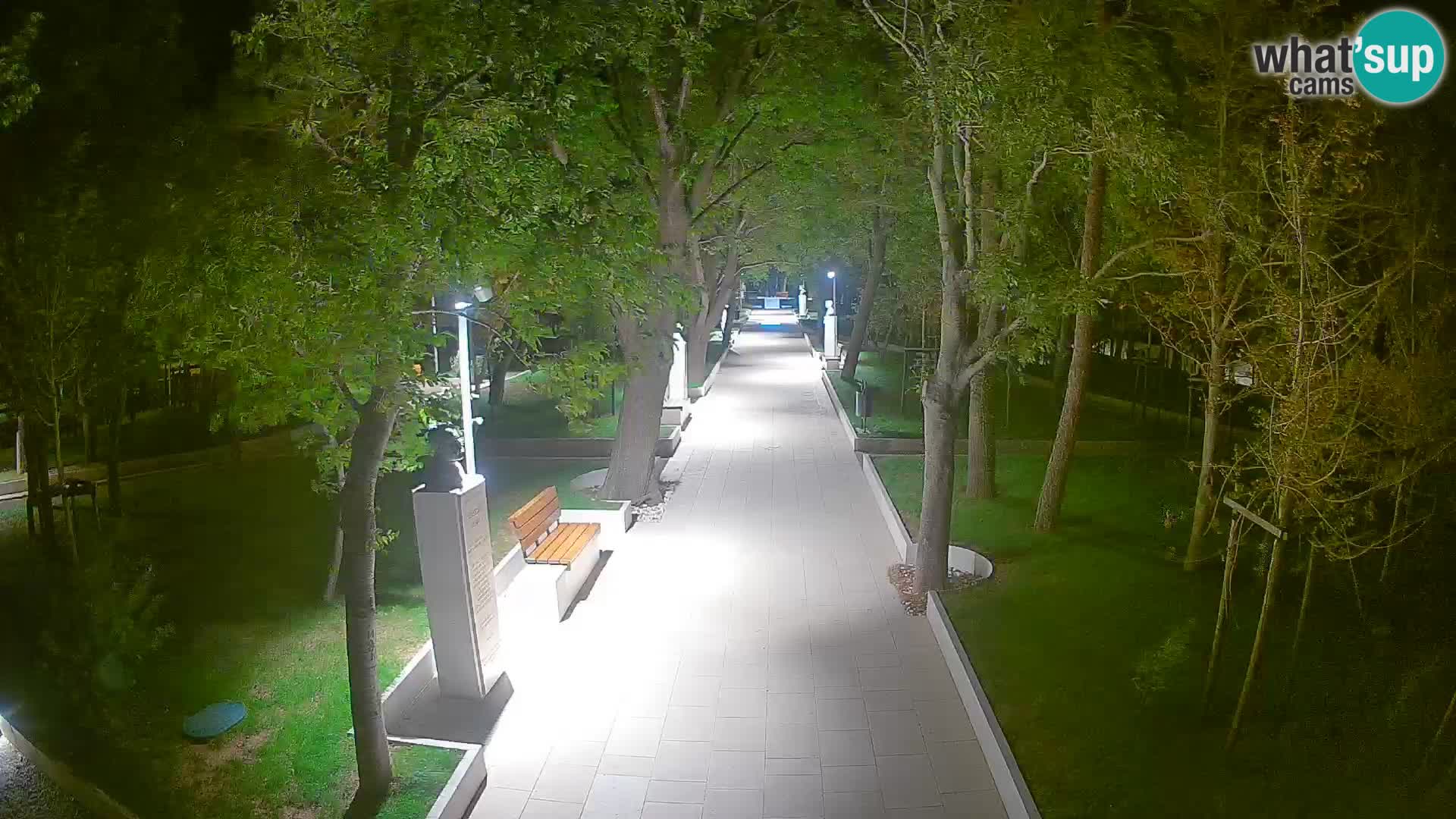 Park pisateljev Senj – Pogled v živo ob morju
