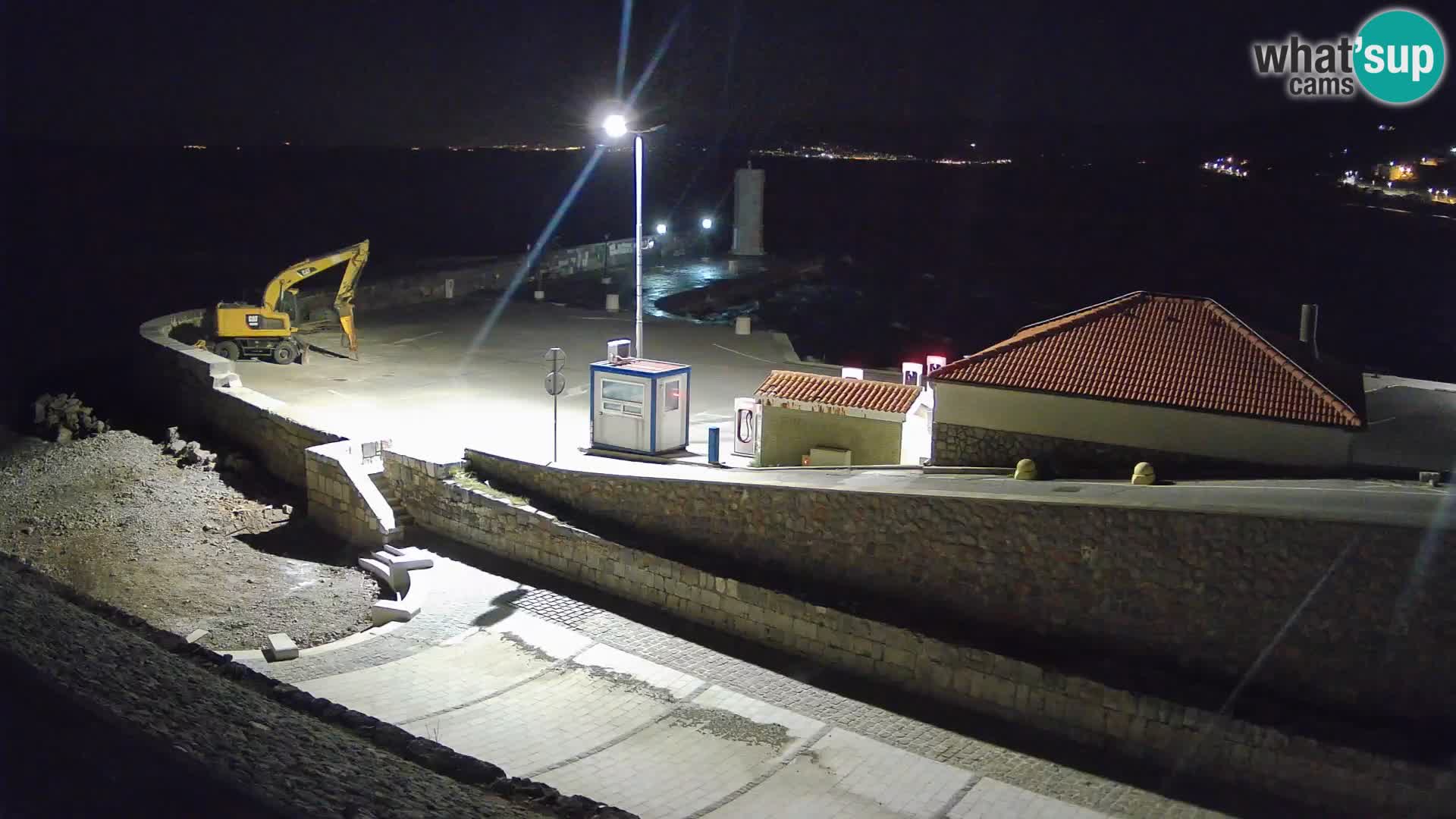Webcam puerto de Senj – Rompeolas y faro en directo
