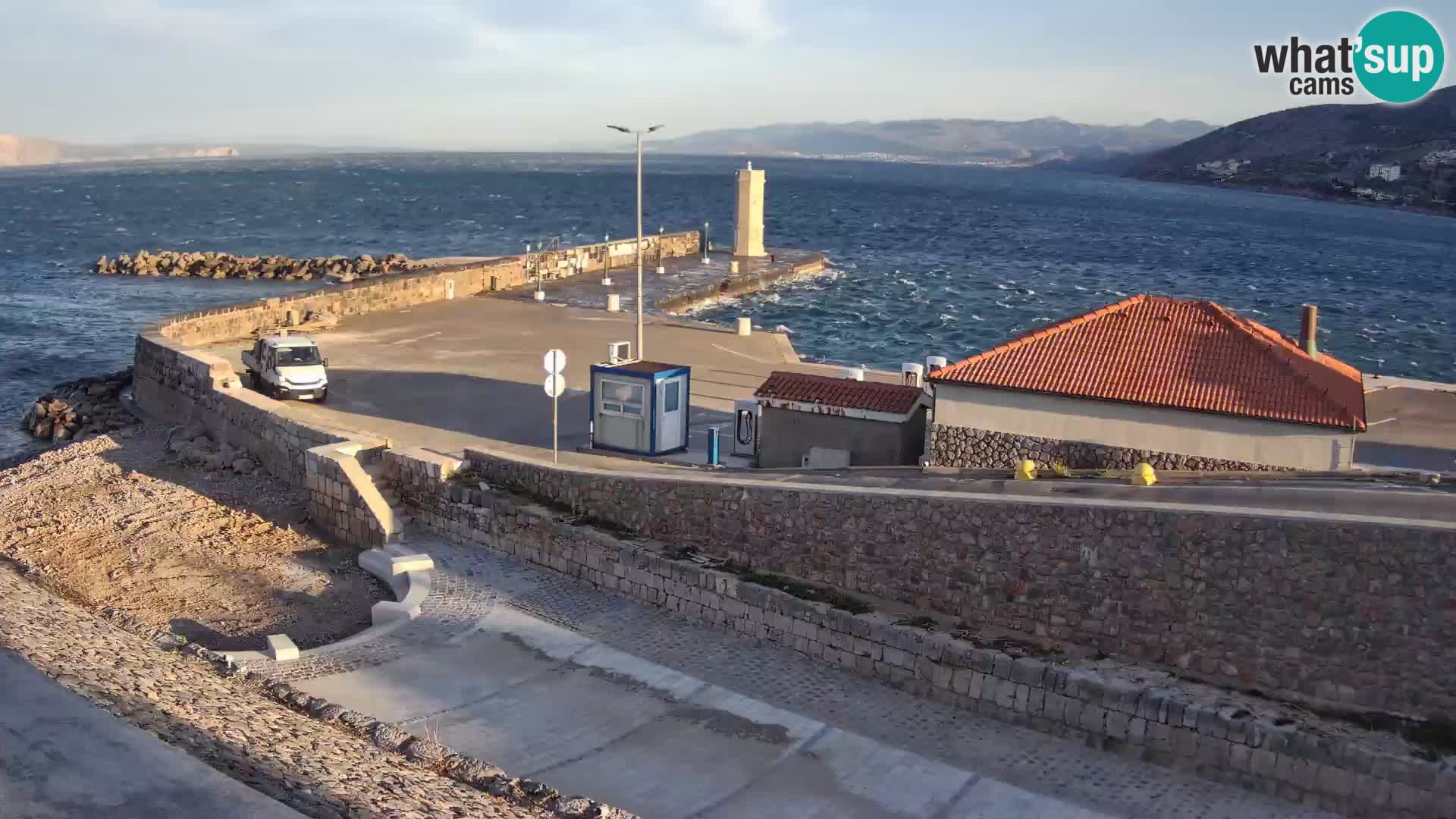 Webcam puerto de Senj – Rompeolas y faro en directo