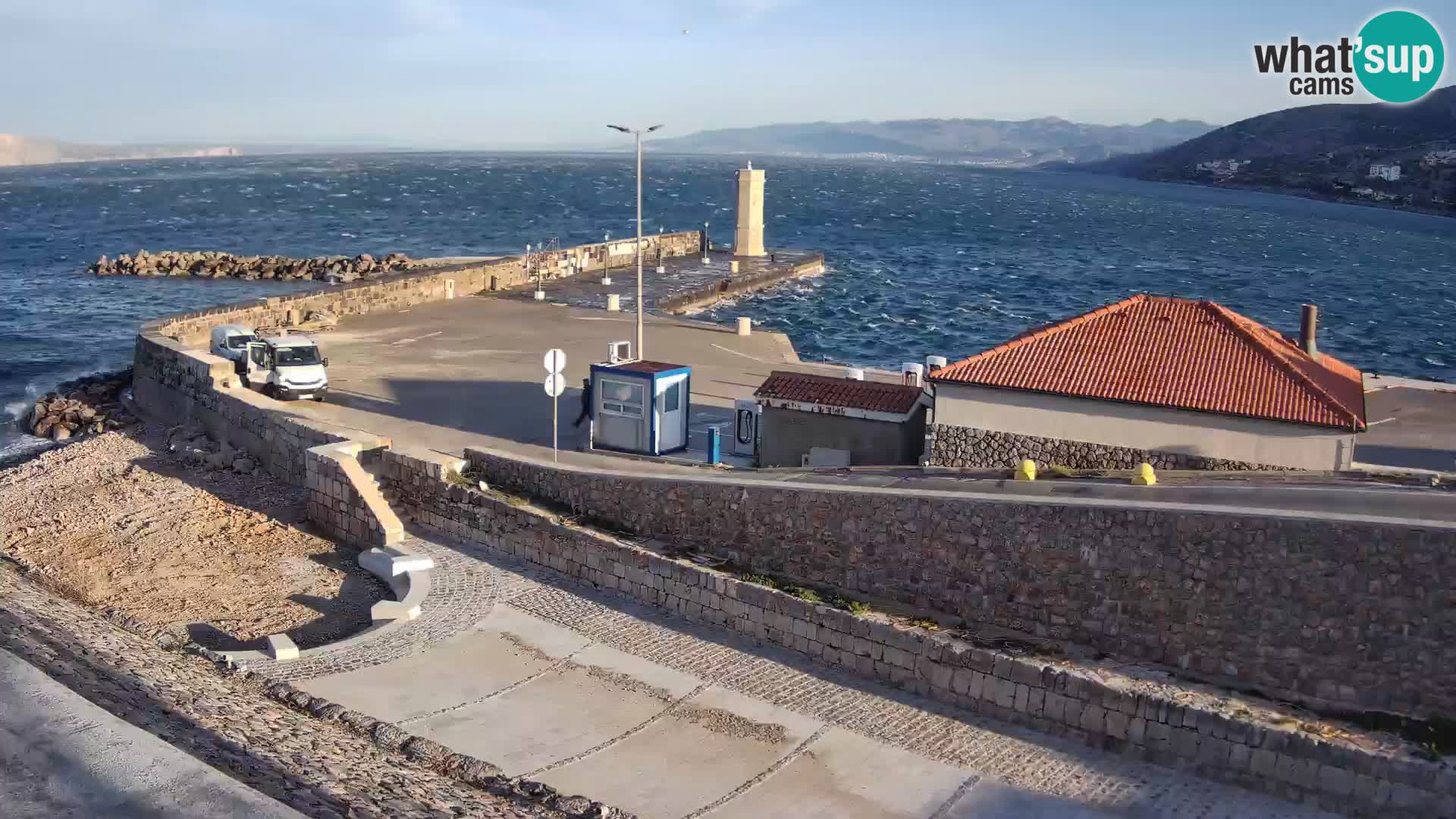 Webcam Porto di Segna – Frangiflutti e Faro in diretta