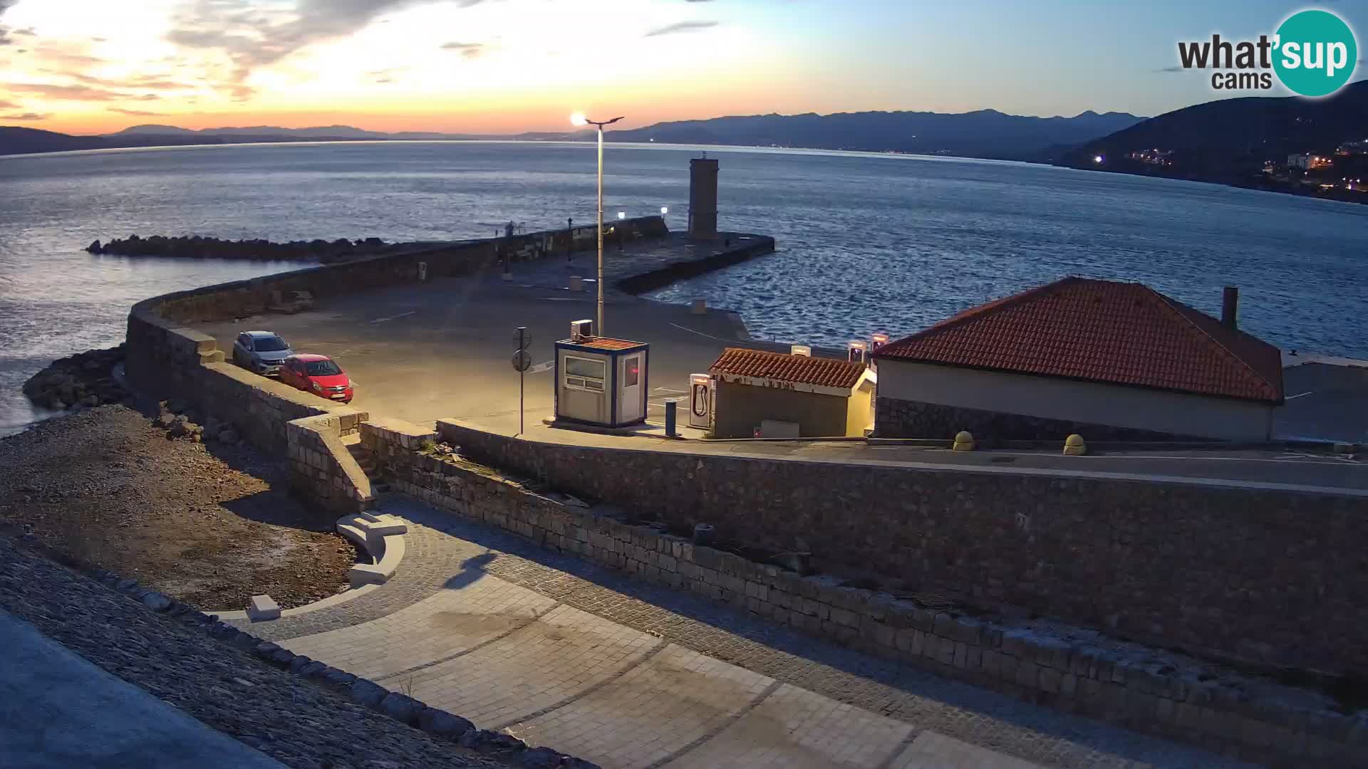 Webcam port de Senj – Vue sur la jetée et le phare