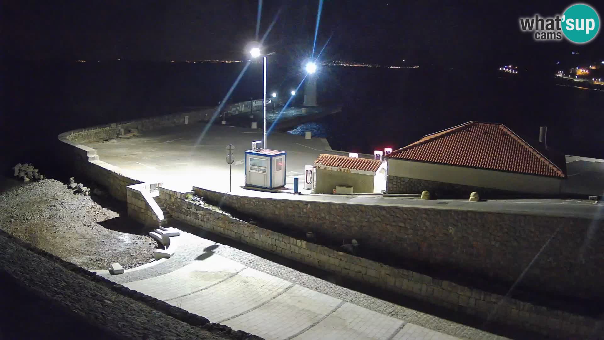Senj Hafen Webcam – Wellenbrecher & Leuchtturm Liveblick