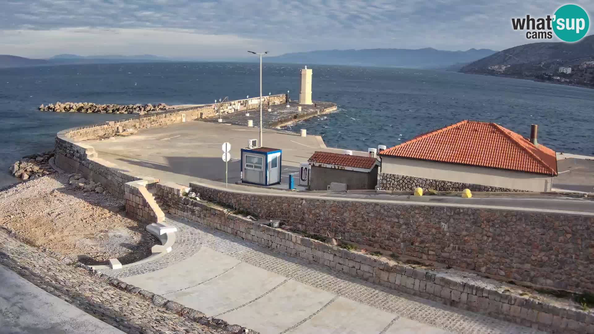 Web kamera Senj luka – Lukobran i svjetionik uživo