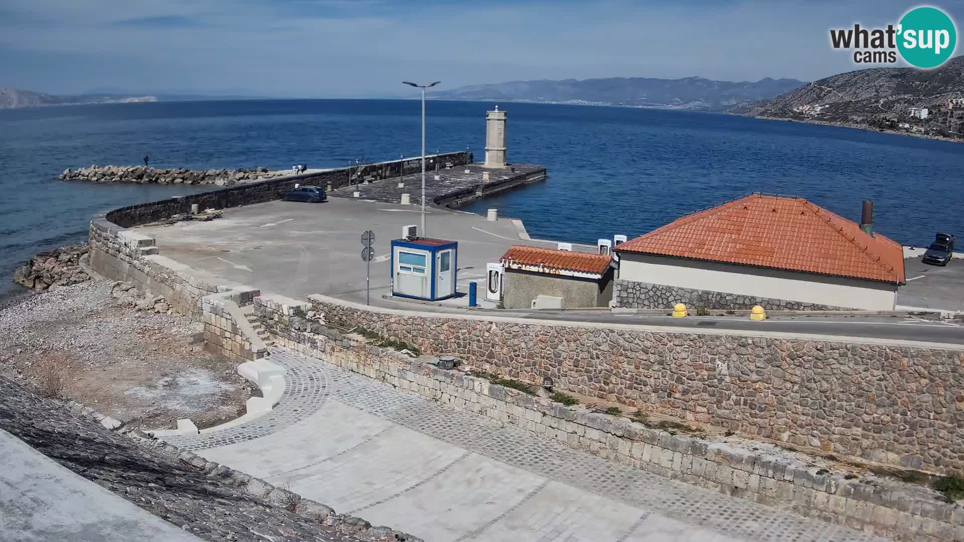 Webcam port de Senj – Vue sur la jetée et le phare