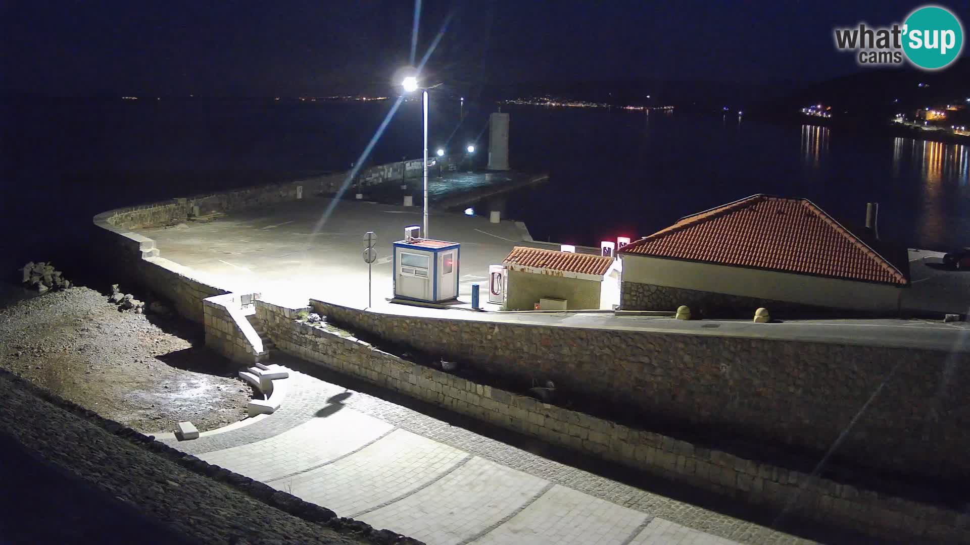 Senj Hafen Webcam – Wellenbrecher & Leuchtturm Liveblick