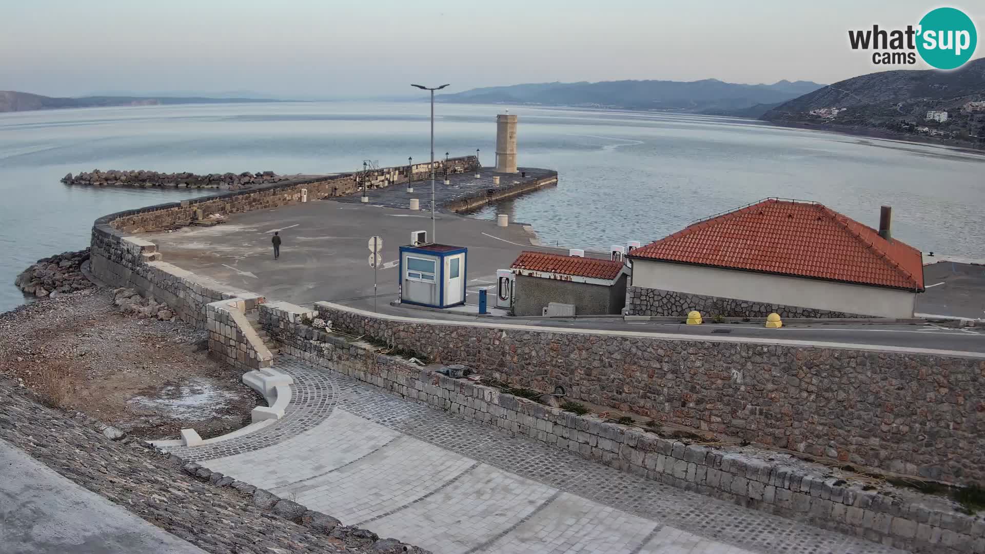 Webcam Porto di Segna – Frangiflutti e Faro in diretta