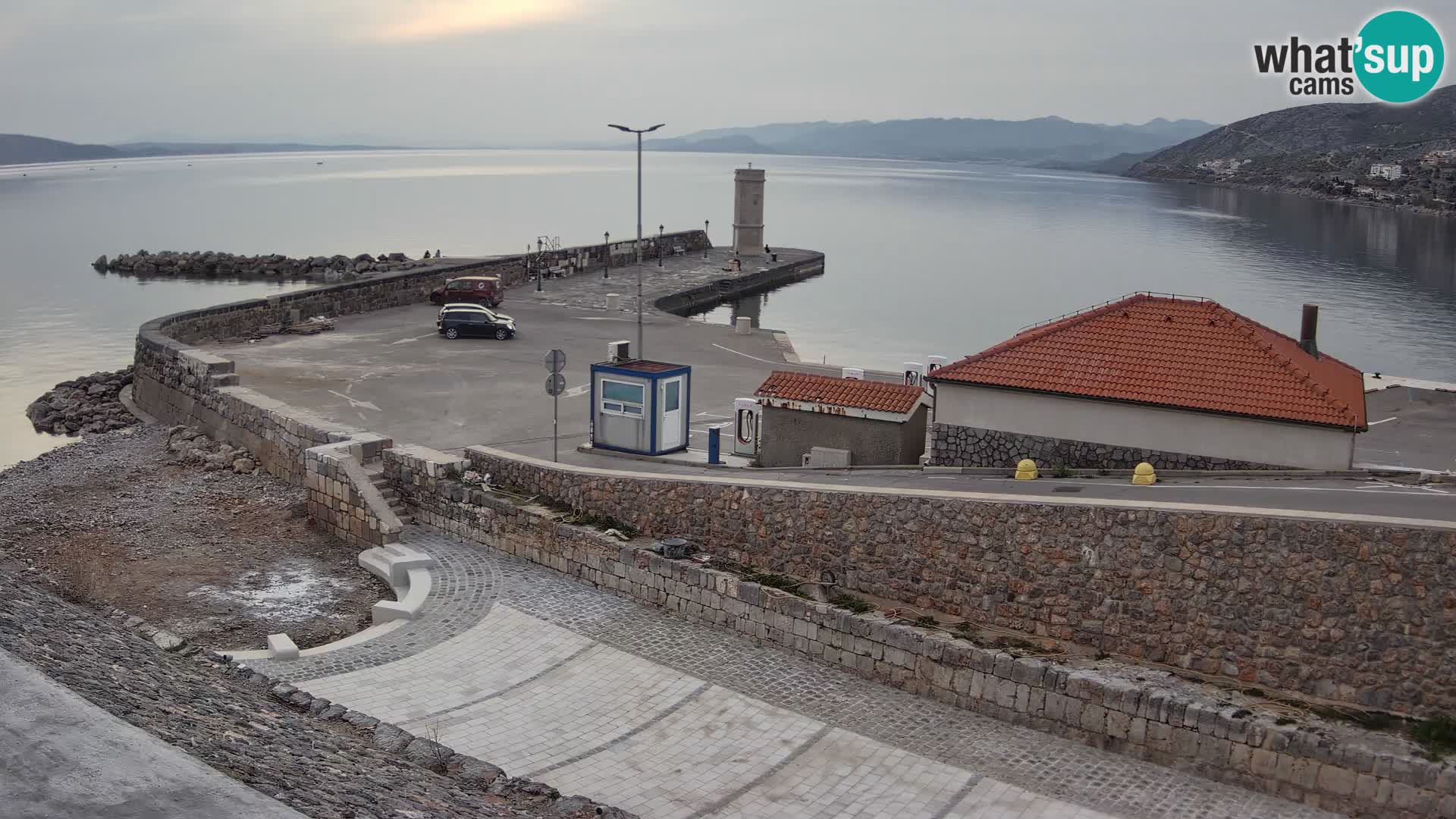 Web kamera Senj luka – Lukobran i svjetionik uživo