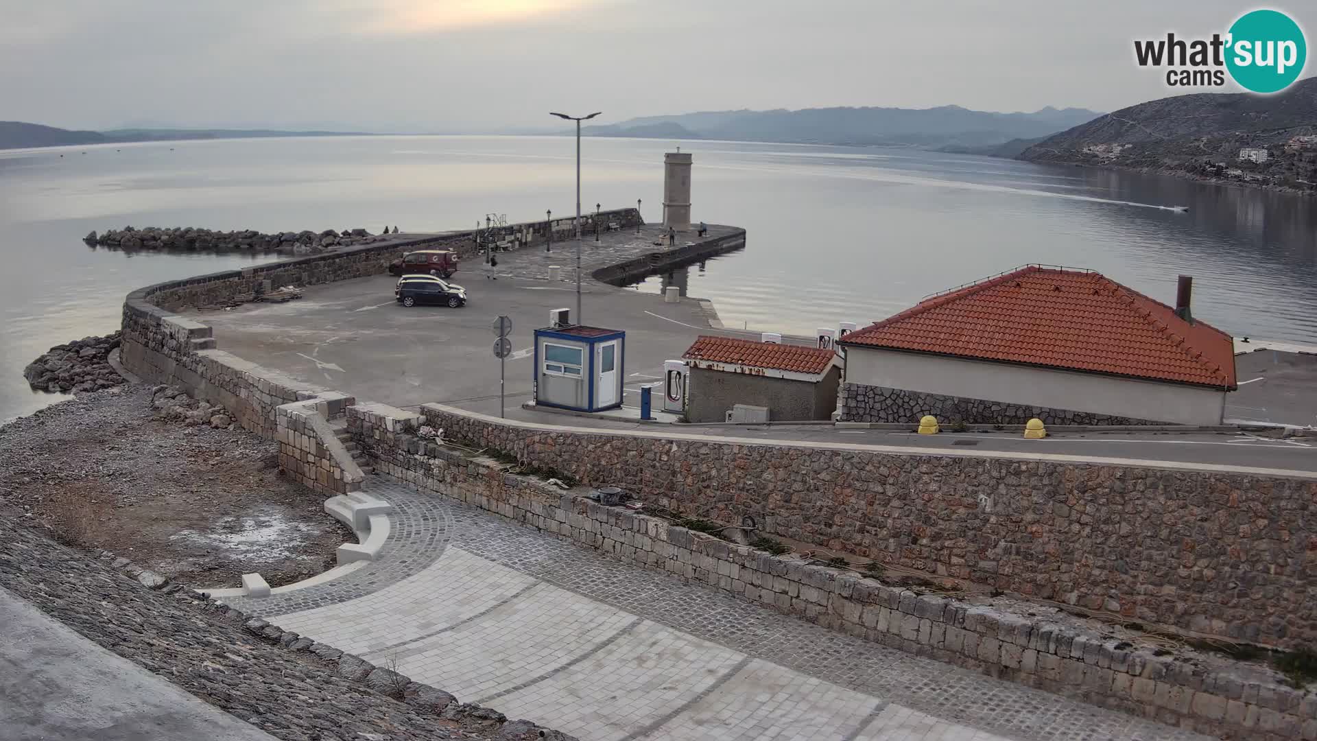 Web kamera Senj luka – Lukobran i svjetionik uživo