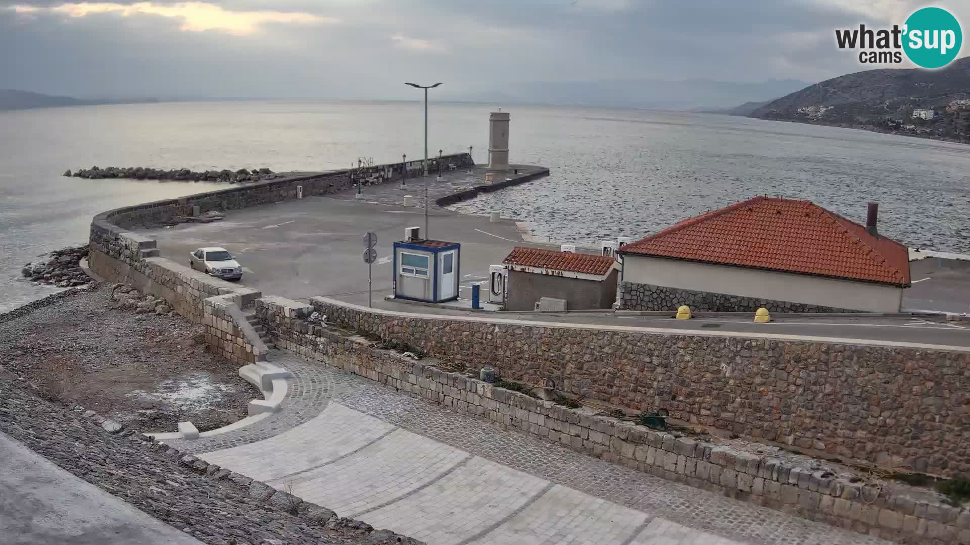 Web kamera Senj luka – Lukobran i svjetionik uživo