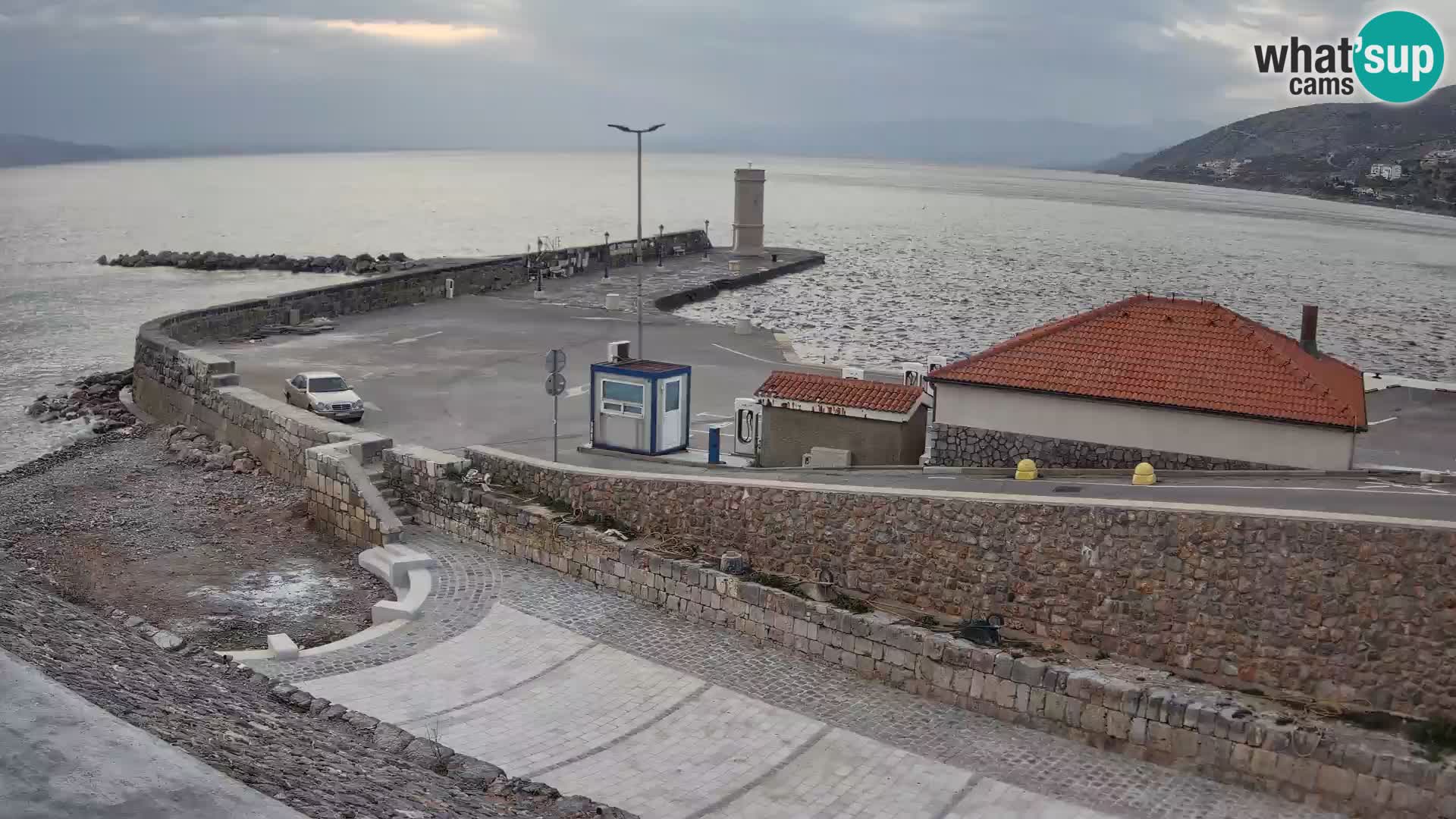 Web kamera Senj luka – Lukobran i svjetionik uživo