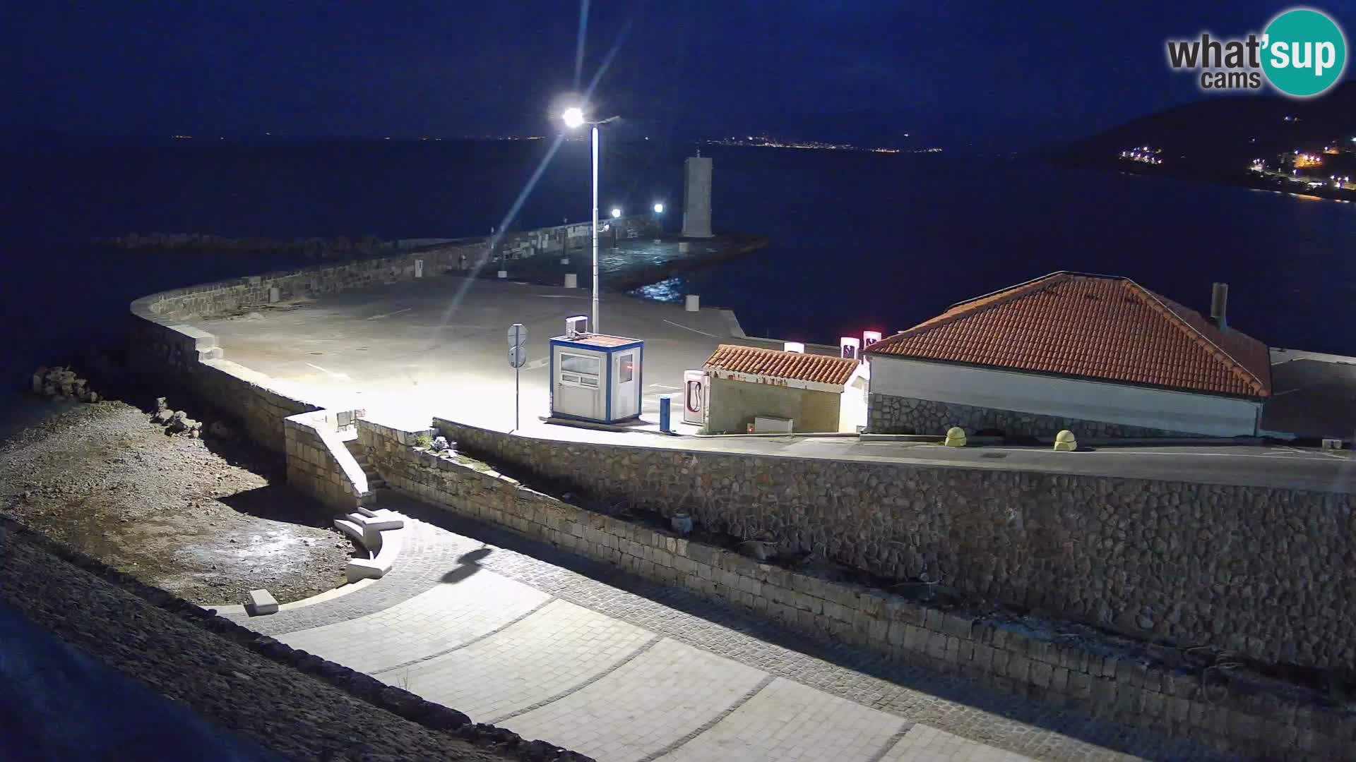 Senj Hafen Webcam – Wellenbrecher & Leuchtturm Liveblick