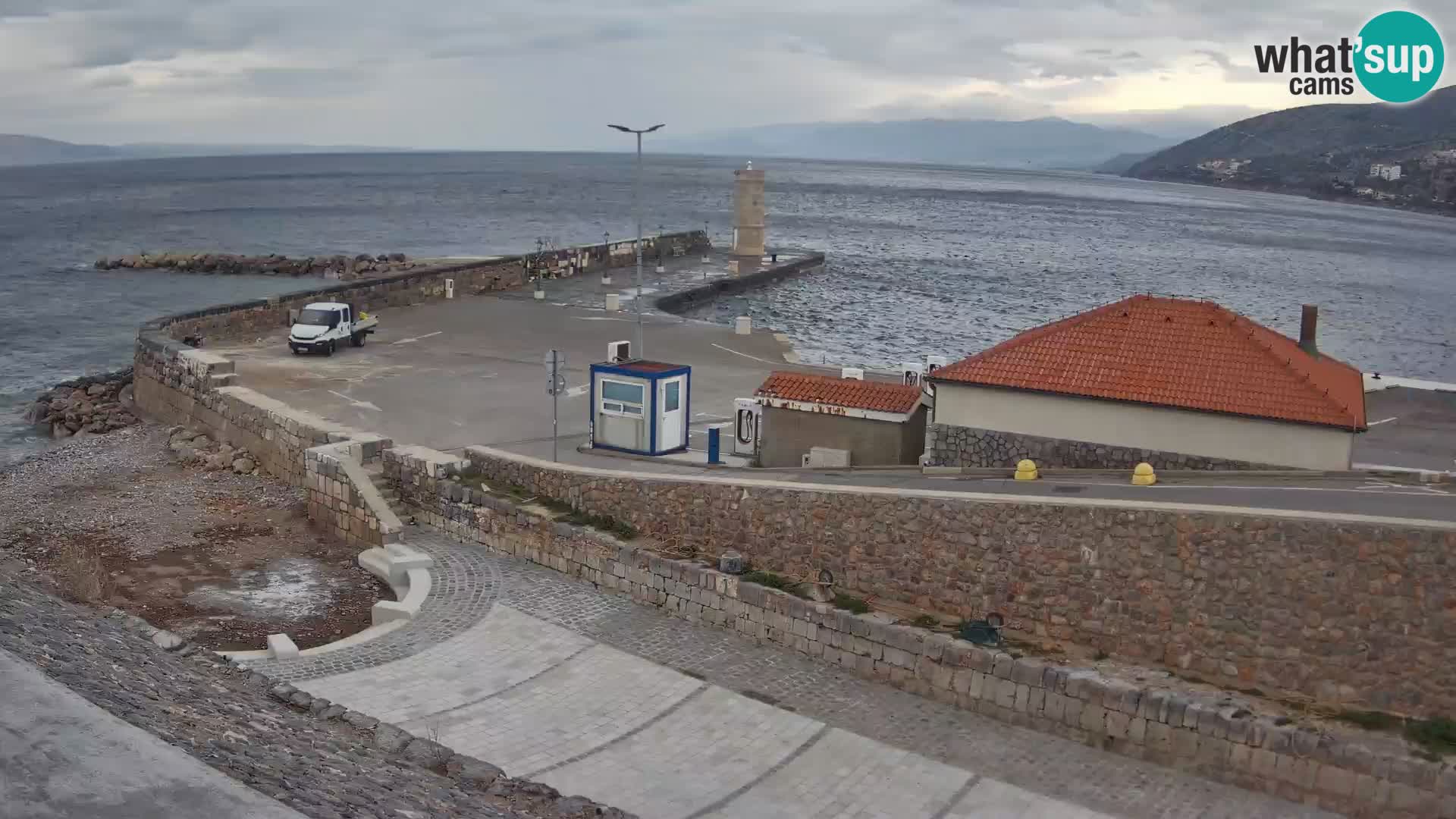 Webcam Porto di Segna – Frangiflutti e Faro in diretta
