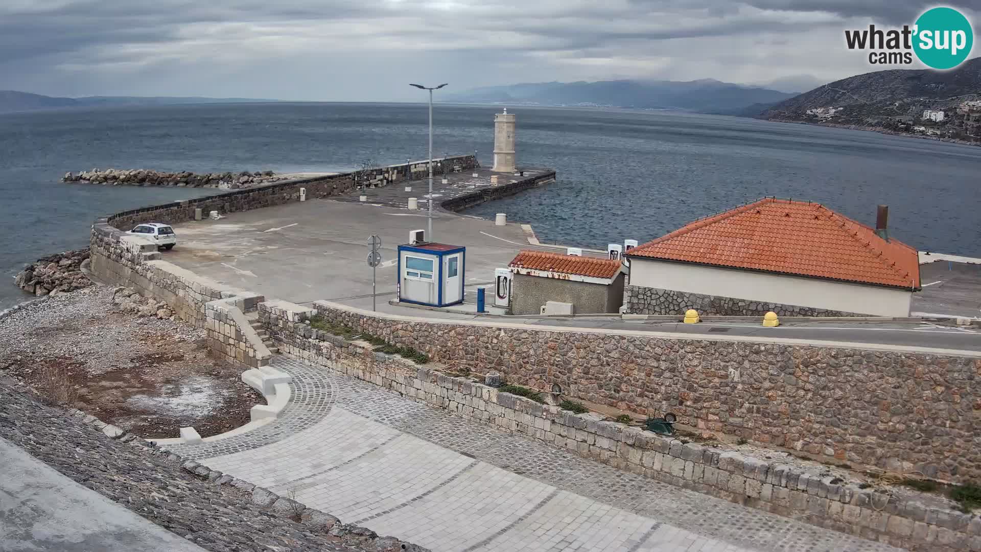Webcam port de Senj – Vue sur la jetée et le phare