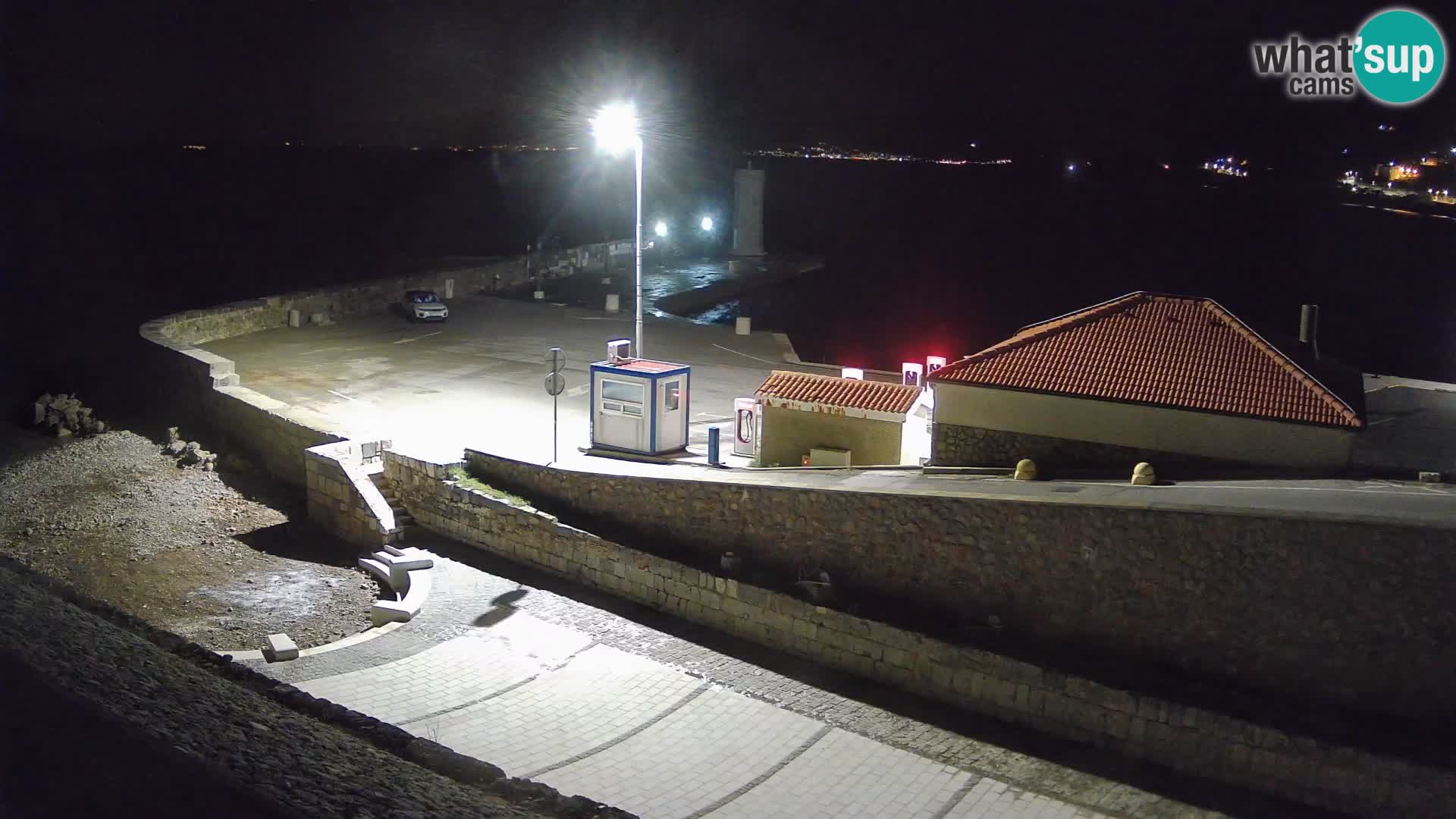 Senj Hafen Webcam – Wellenbrecher & Leuchtturm Liveblick