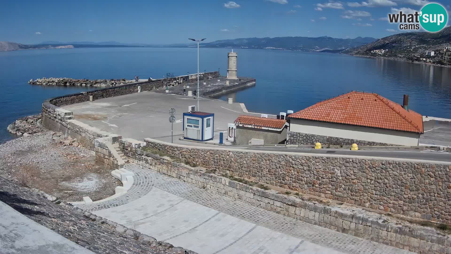 Webcam port de Senj – Vue sur la jetée et le phare