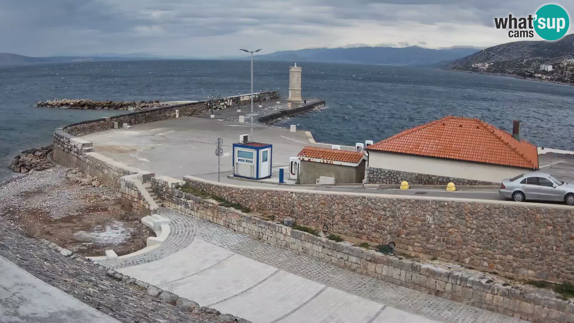 Senj Hafen Webcam – Wellenbrecher & Leuchtturm Liveblick