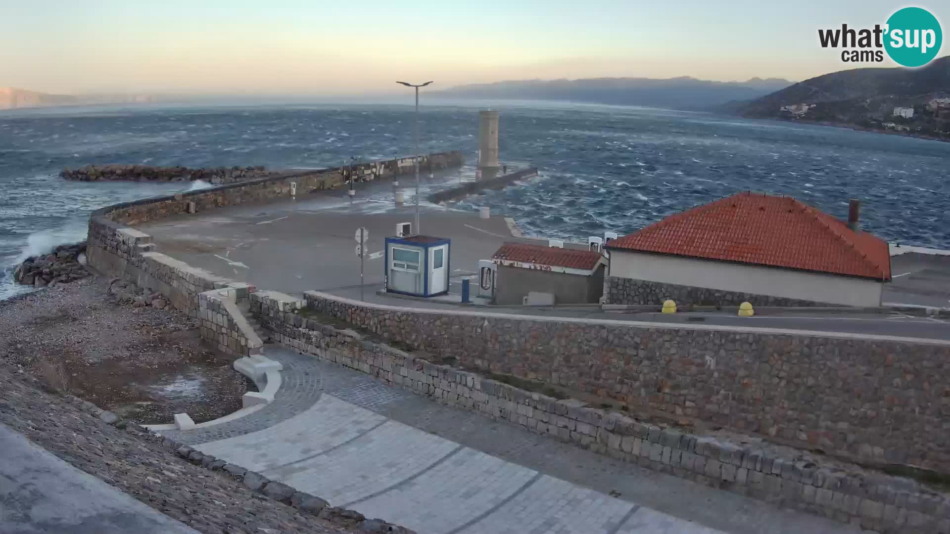Webcam Porto di Segna – Frangiflutti e Faro in diretta