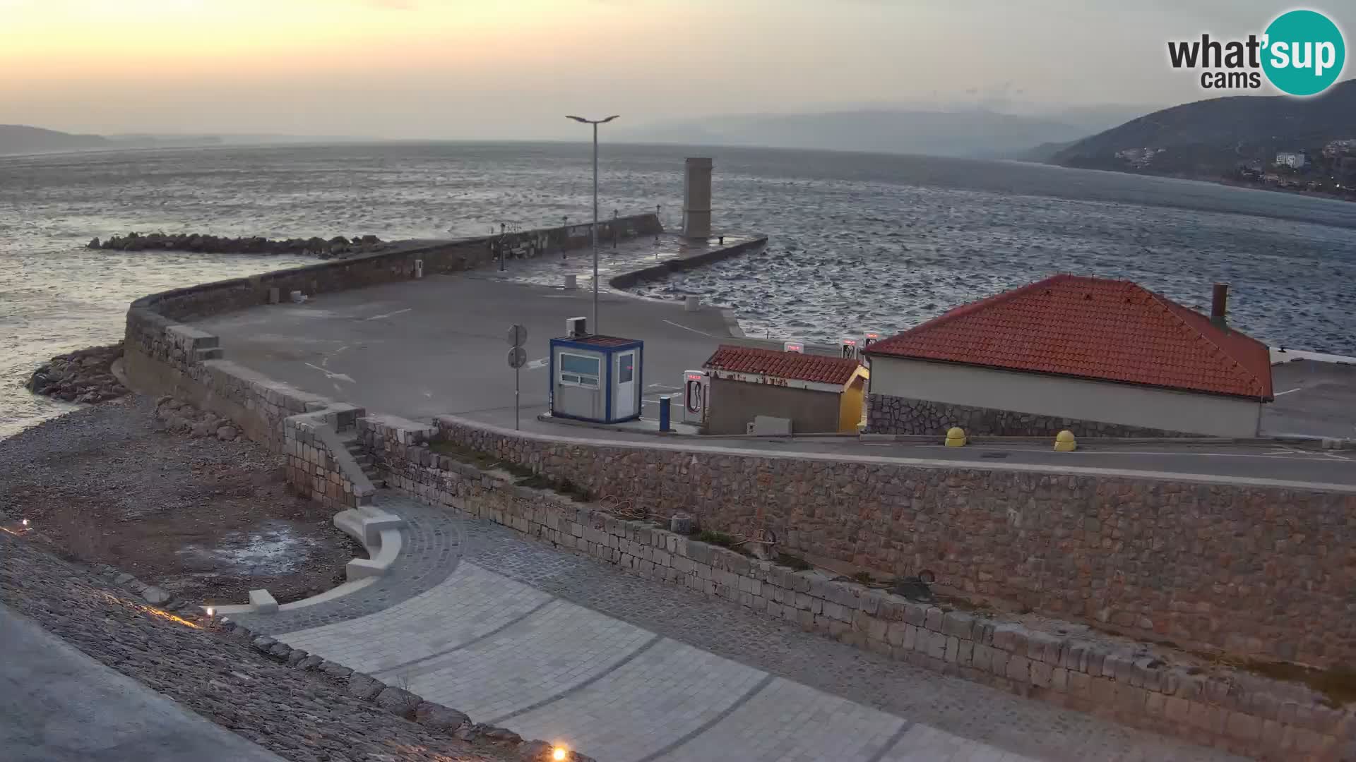 Webcam Porto di Segna – Frangiflutti e Faro in diretta