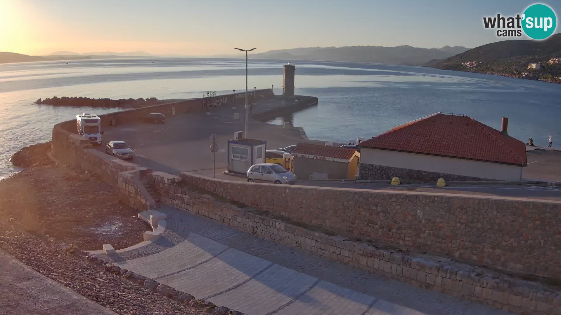 Webcam port de Senj – Vue sur la jetée et le phare