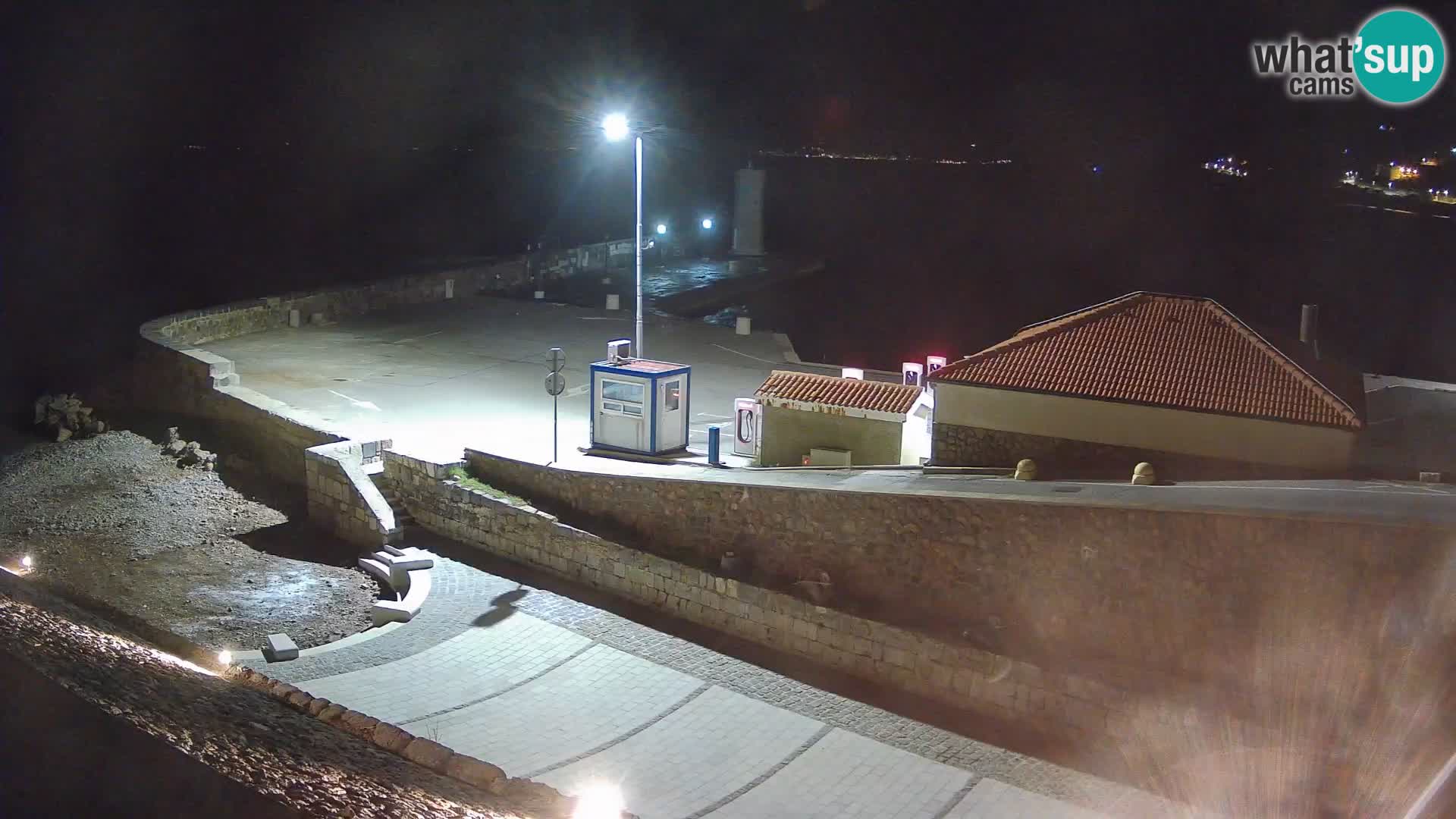 Webcam port de Senj – Vue sur la jetée et le phare