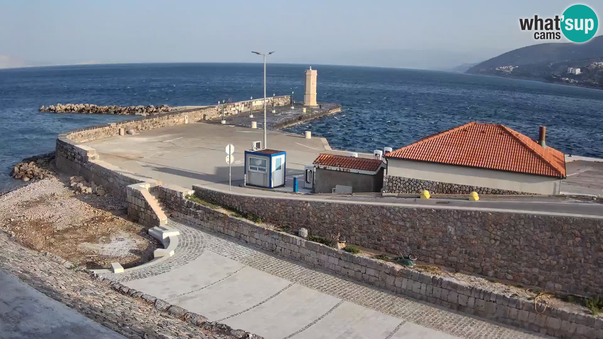 Senj Hafen Webcam – Wellenbrecher & Leuchtturm Liveblick