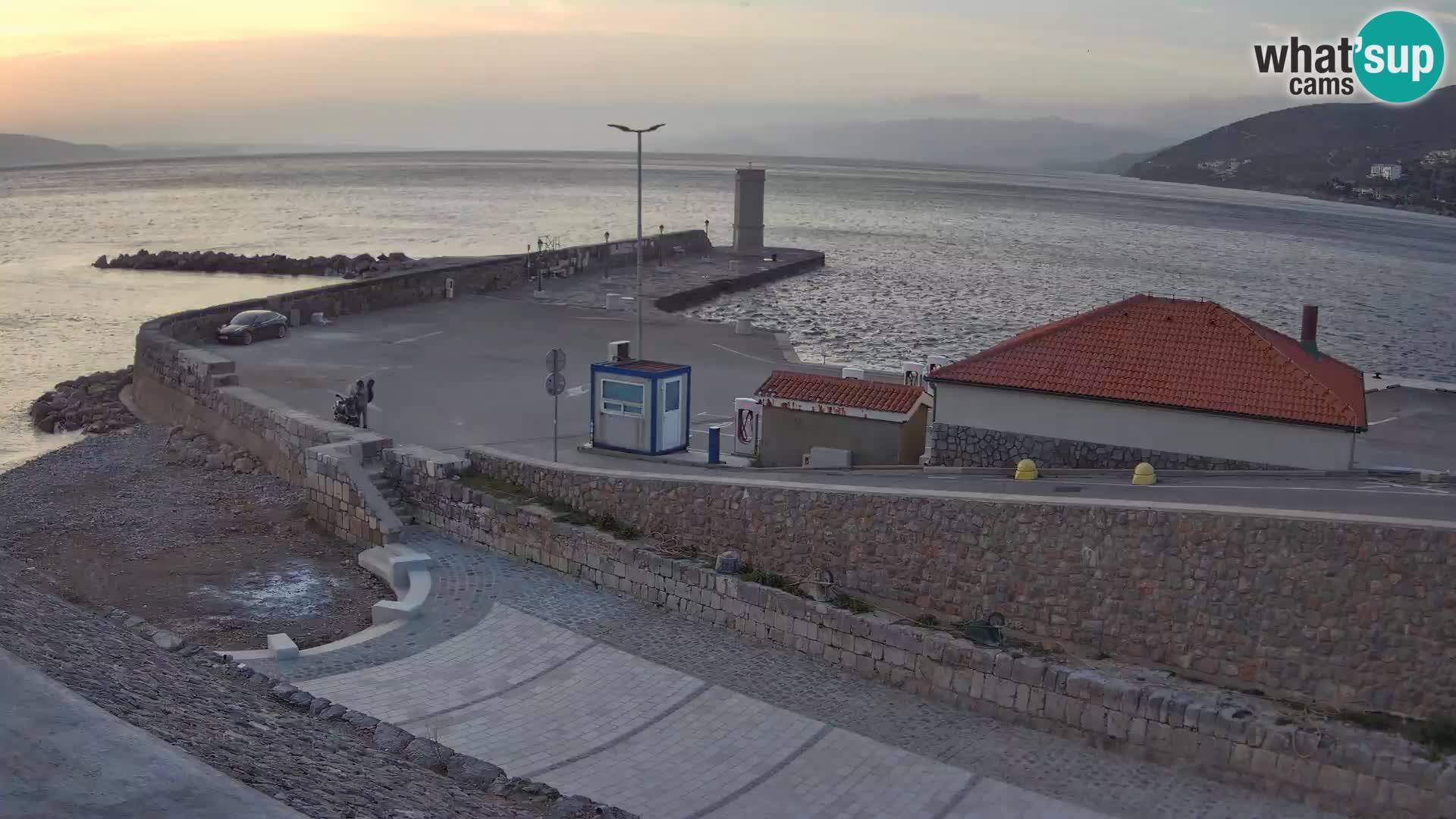 Web kamera Senj luka – Lukobran i svjetionik uživo